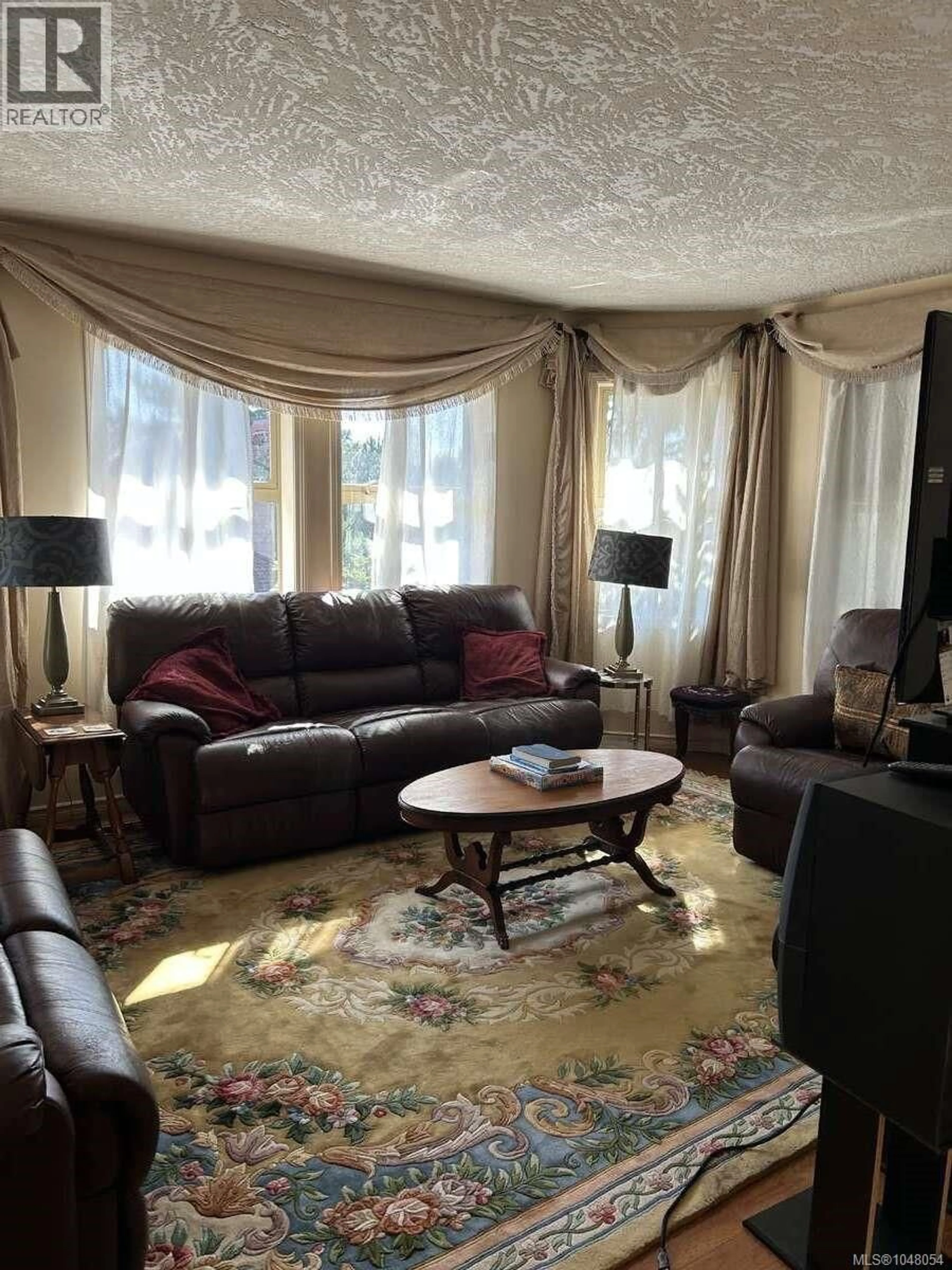 Living room with furniture, unknown for 1 - 500 MARSETT PLACE, Saanich British Columbia V8Z7J1