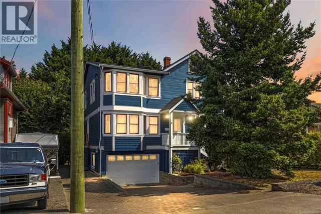 362 KER AVENUE, Saanich 2