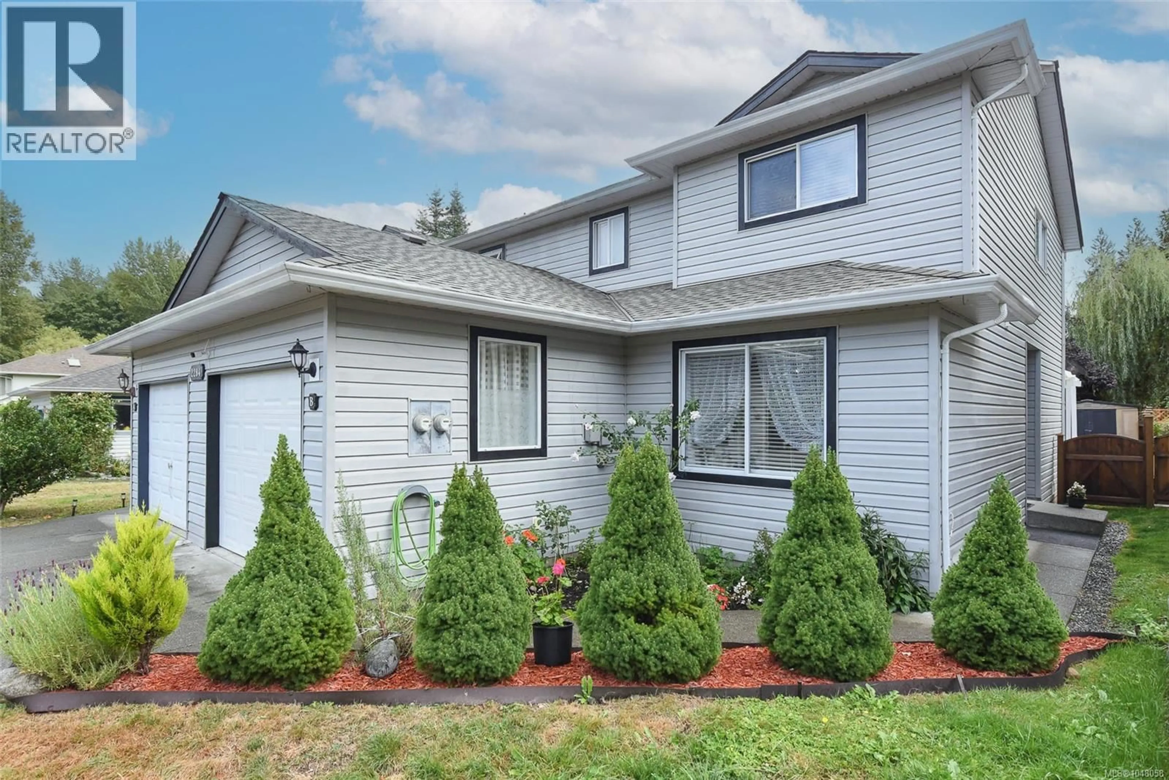Home with vinyl exterior material, street for B - 2284 1ST STREET, Courtenay British Columbia V9N8X8