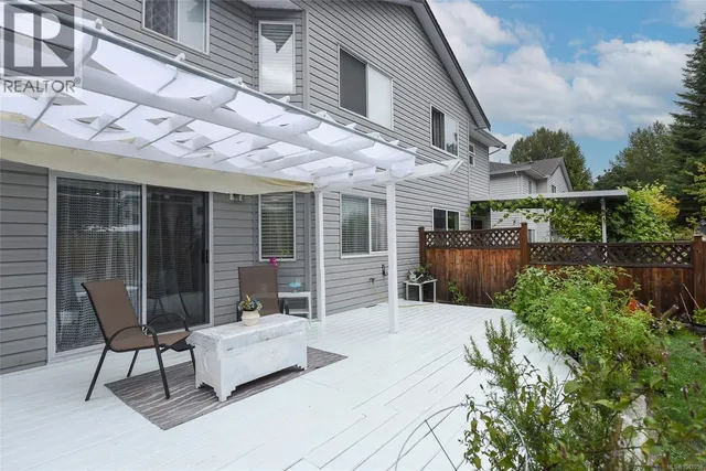 B - 2284 1ST STREET, Courtenay 2