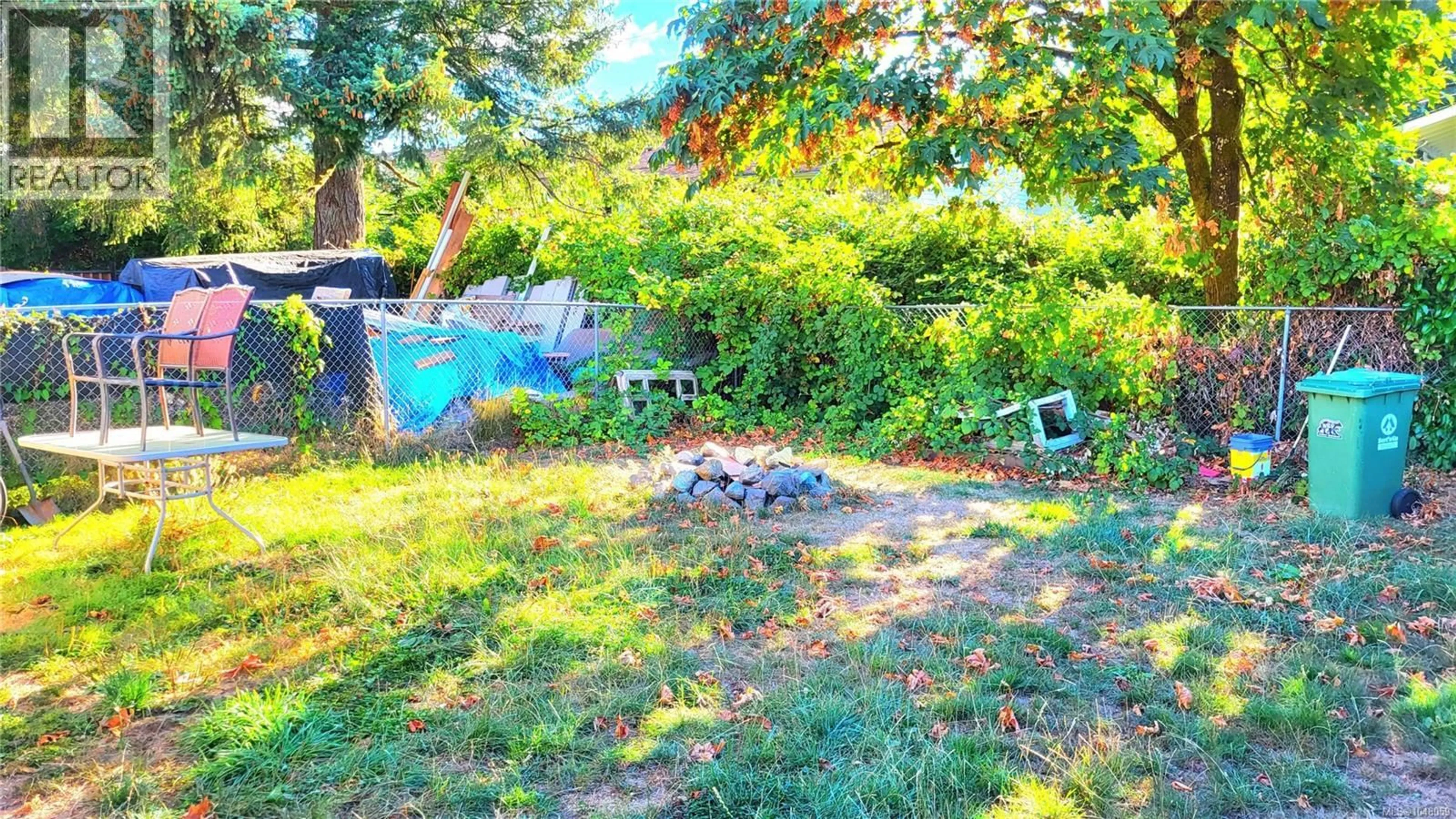 A pic from outside/outdoor area/front of a property/back of a property/a pic from drone, unknown for 4034 6TH AVENUE, Port Alberni British Columbia V9Y4M7