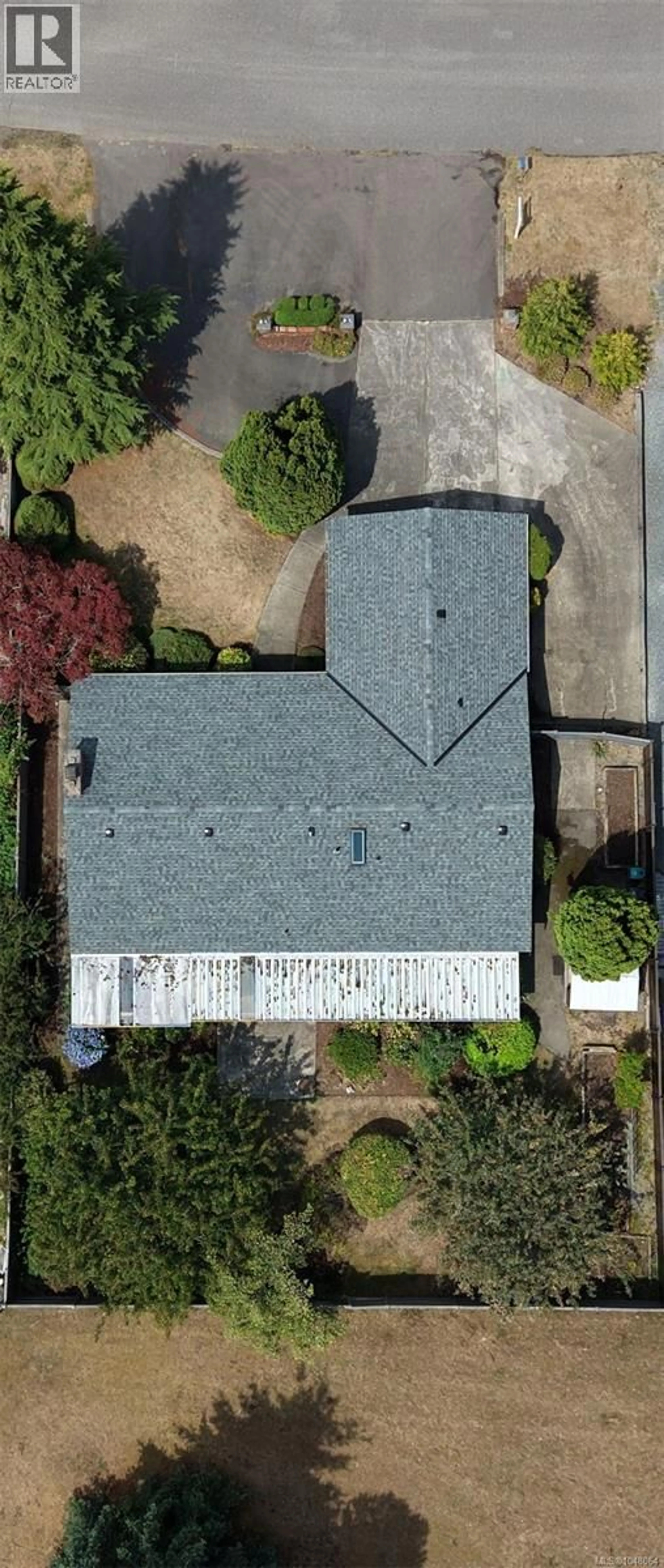 A pic from outside/outdoor area/front of a property/back of a property/a pic from drone, street for 1568 MARINE CIRCLE, French Creek British Columbia V9P1Y6