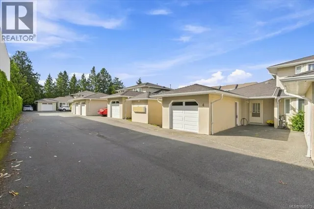 4 - 6211 BLUEBACK ROAD, Nanaimo 2