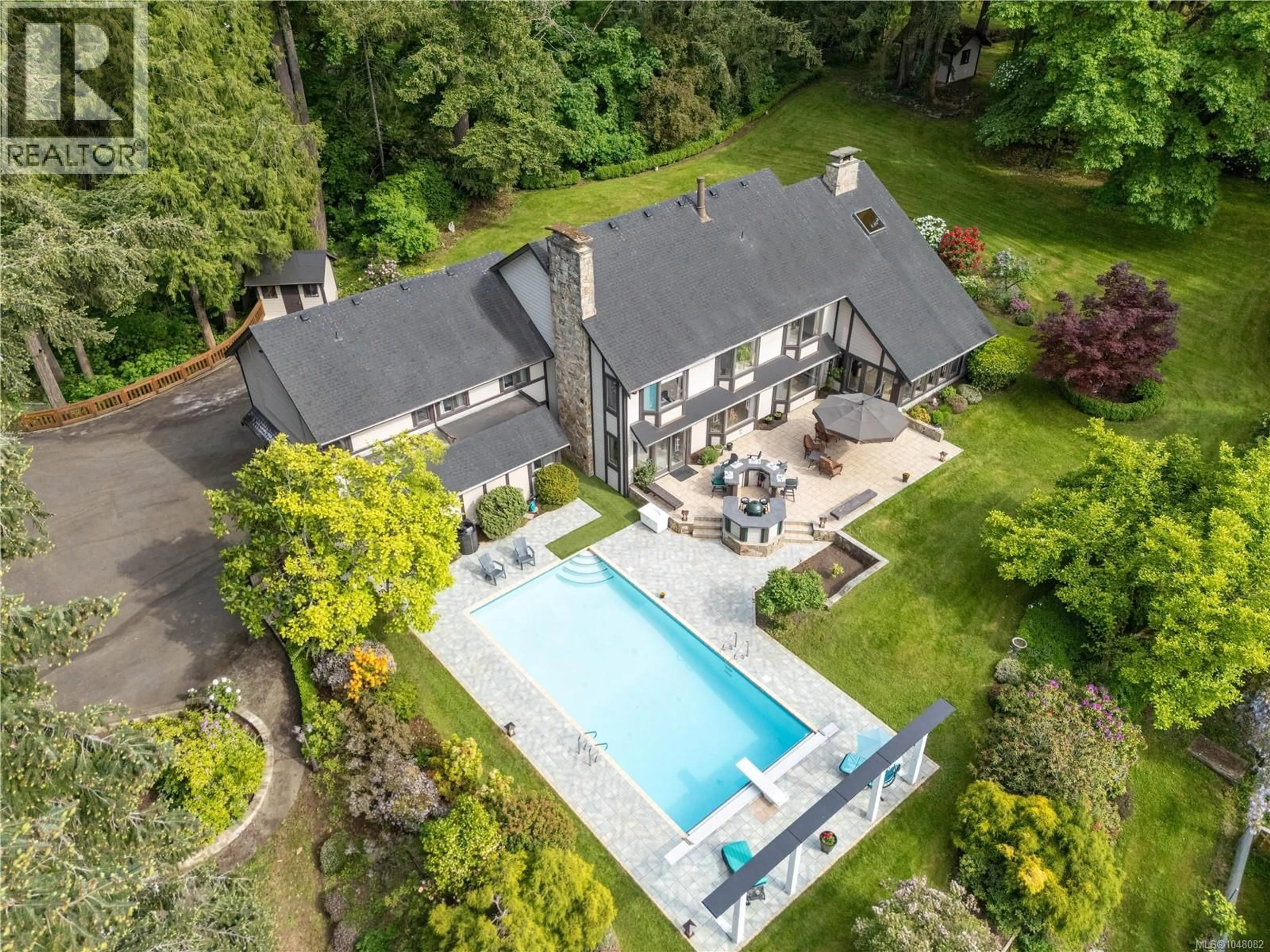 A pic from outside/outdoor area/front of a property/back of a property/a pic from drone, unknown for 6434 WOODGROVE WAY, Duncan British Columbia V9L5R4