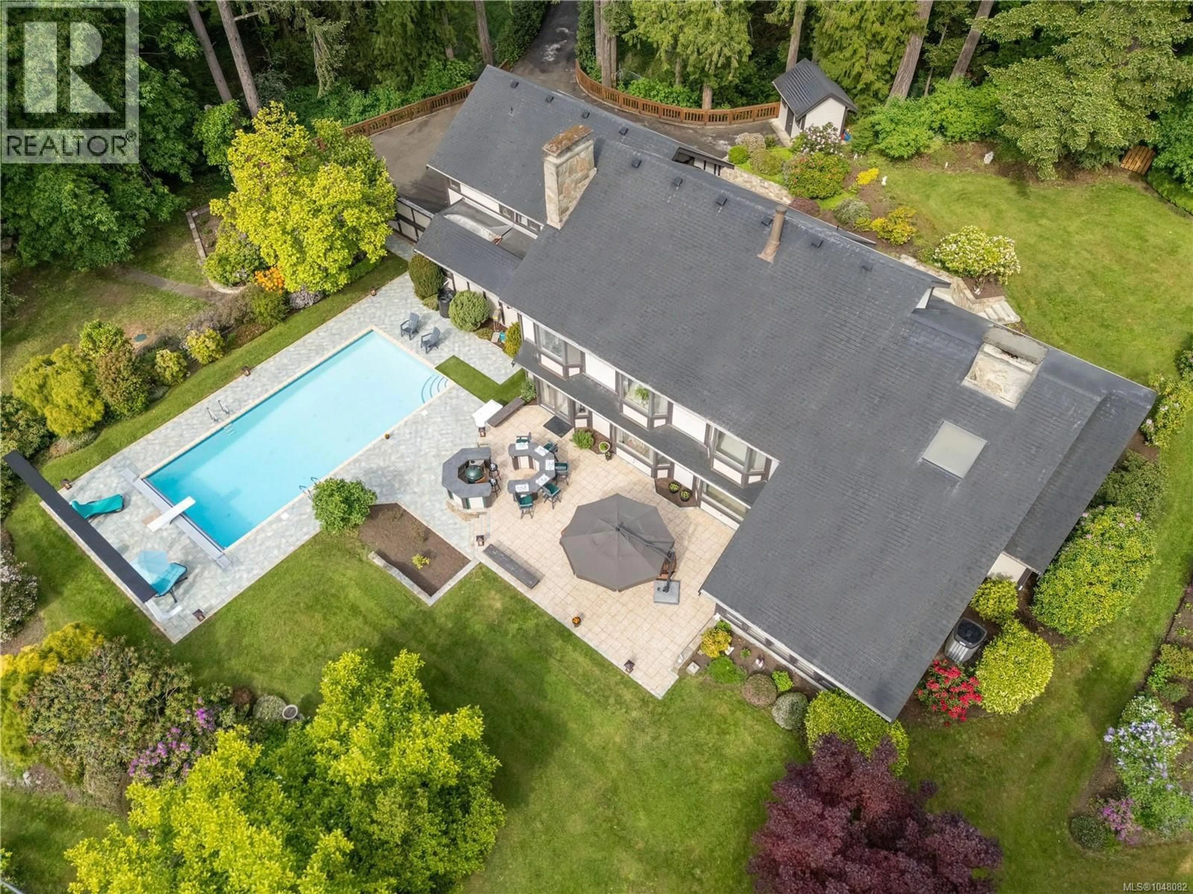 A pic from outside/outdoor area/front of a property/back of a property/a pic from drone, unknown for 6434 WOODGROVE WAY, Duncan British Columbia V9L5R4