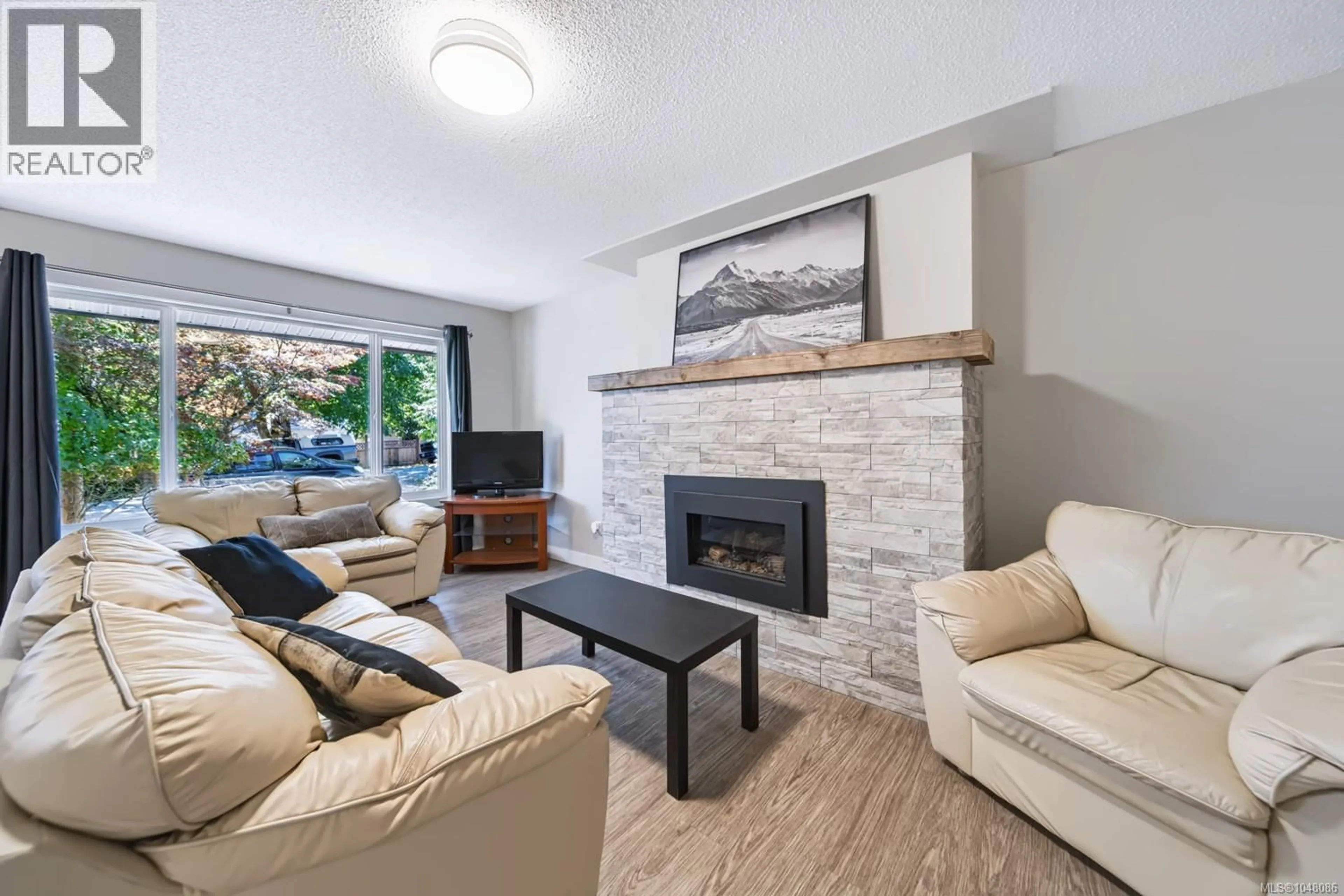 Living room with furniture, unknown for 3161 SINGLETON ROAD, Nanaimo British Columbia V9T2X4