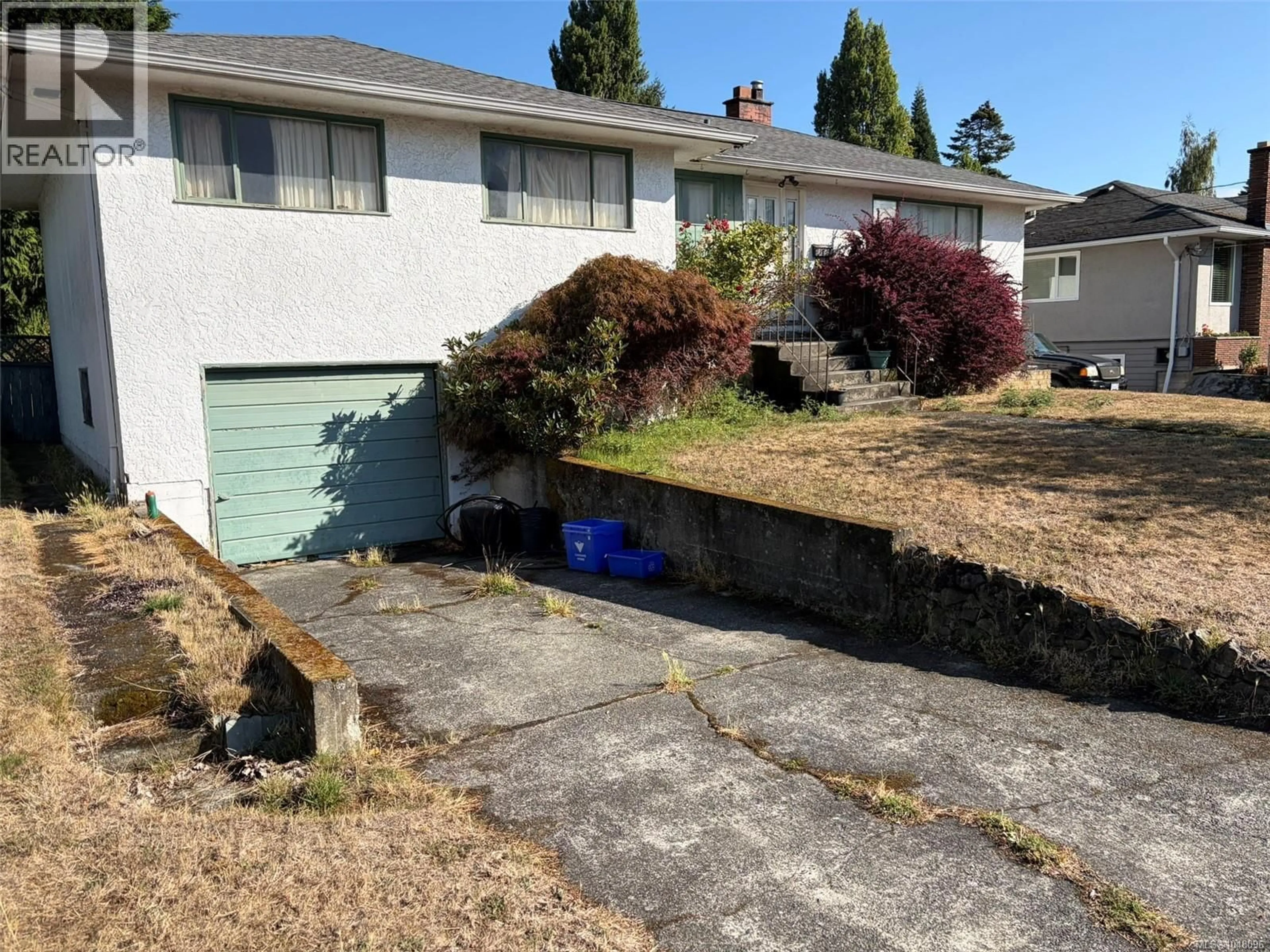 A pic from outside/outdoor area/front of a property/back of a property/a pic from drone, street for 1622 RICHARDSON STREET, Victoria British Columbia V8S1R4