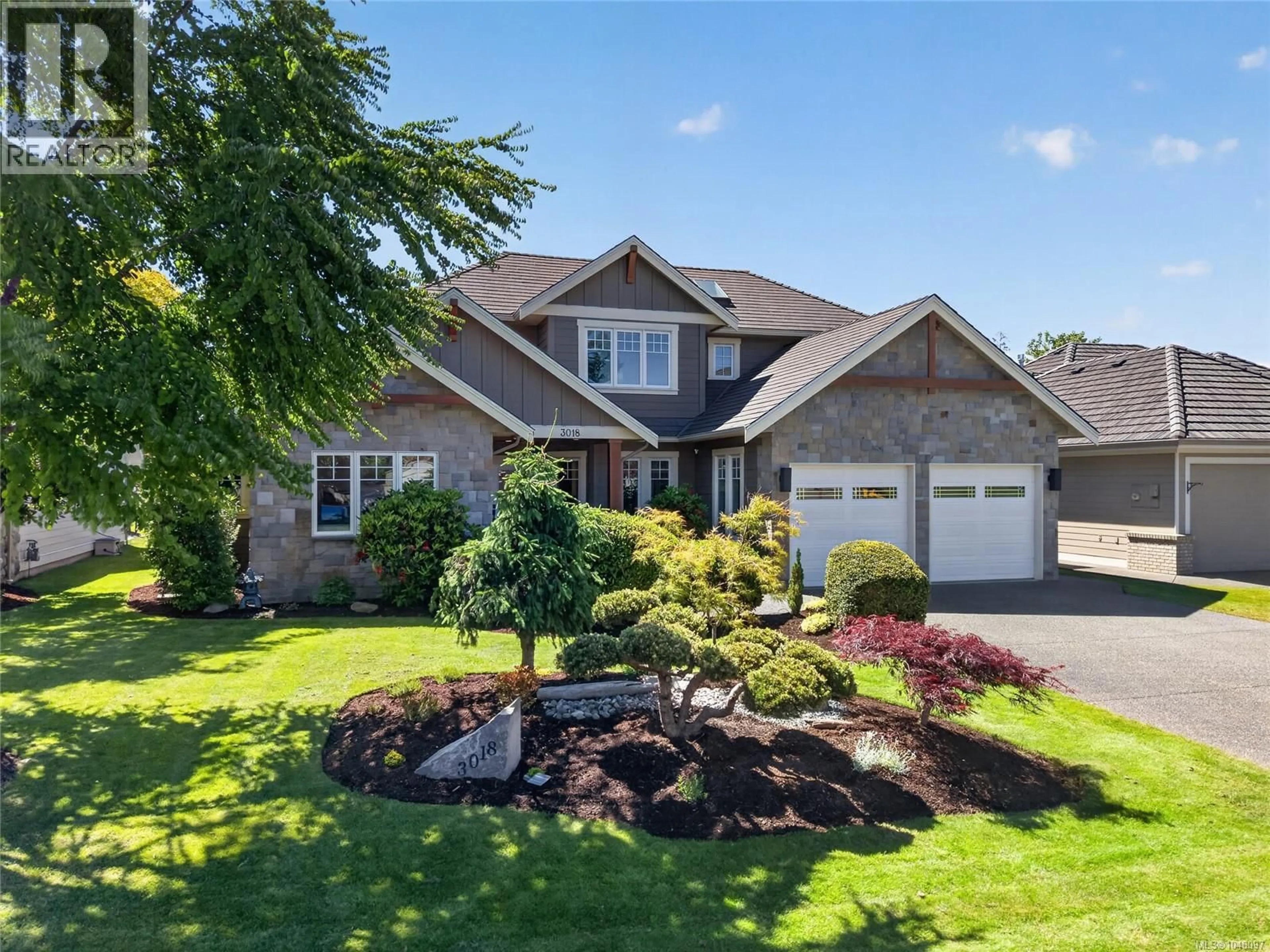 Home with vinyl exterior material, street for 3018 KENSINGTON CRESCENT, Courtenay British Columbia V9N8Z8