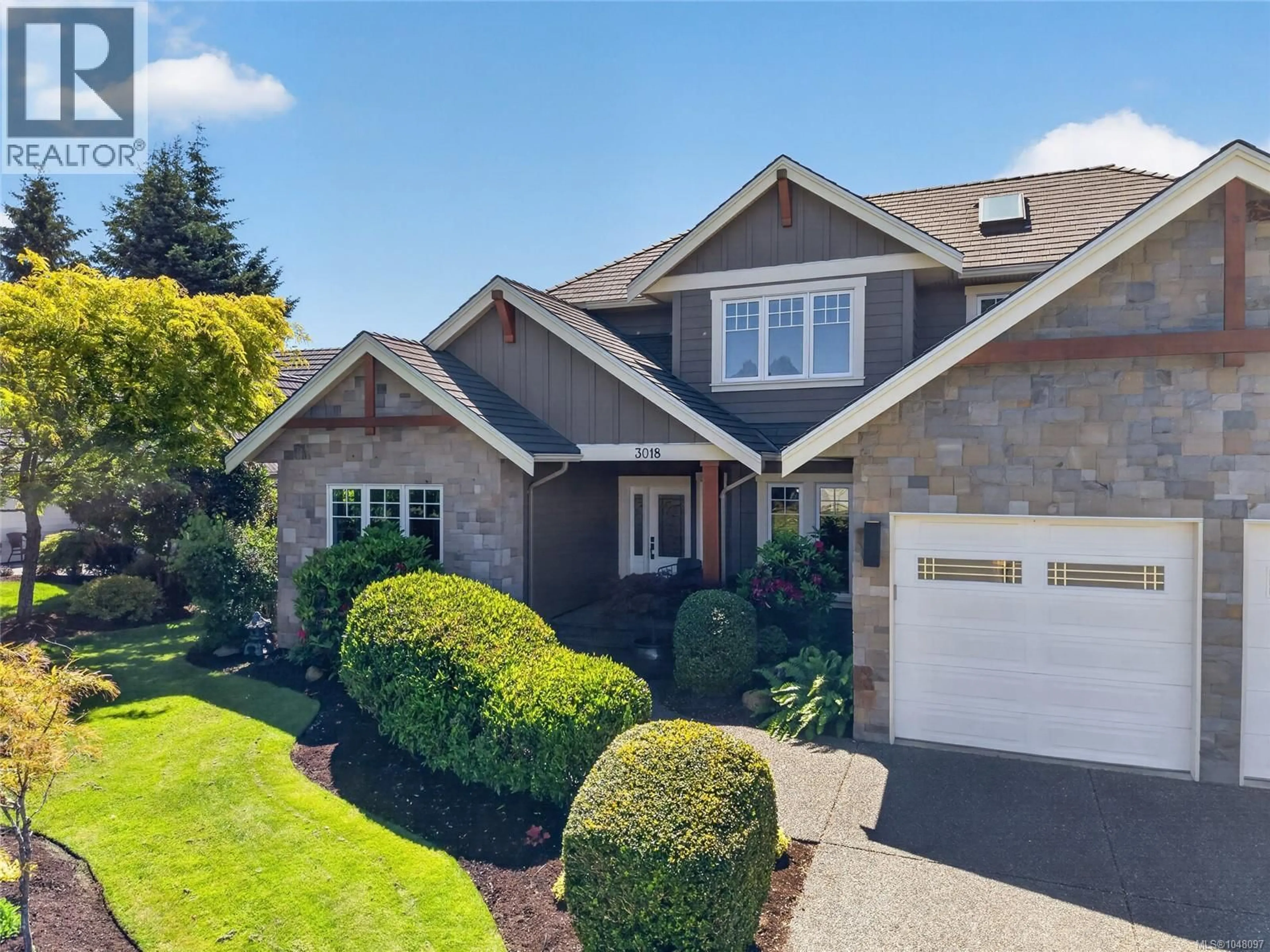 Home with vinyl exterior material, street for 3018 KENSINGTON CRESCENT, Courtenay British Columbia V9N8Z8