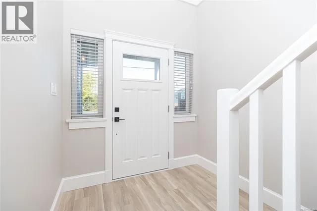 9373 EAST SAANICH ROAD, North Saanich 4