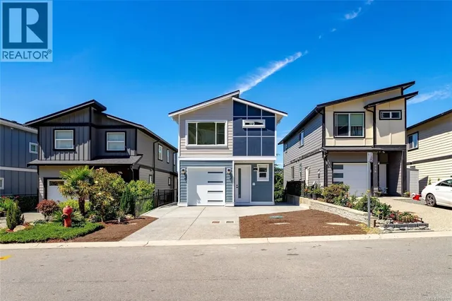 942 PEACE KEEPING CRESCENT, Langford 3