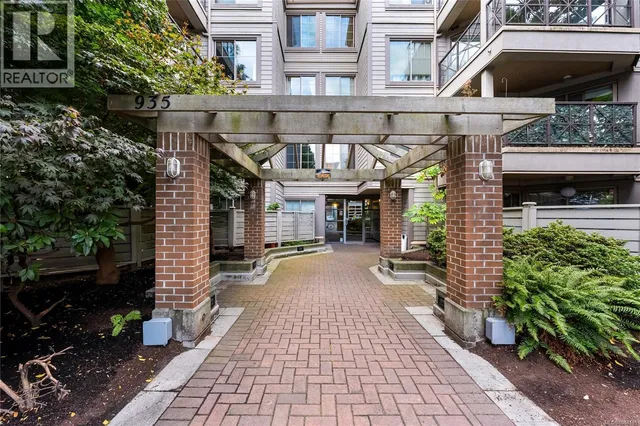 209 - 935 JOHNSON STREET, Victoria