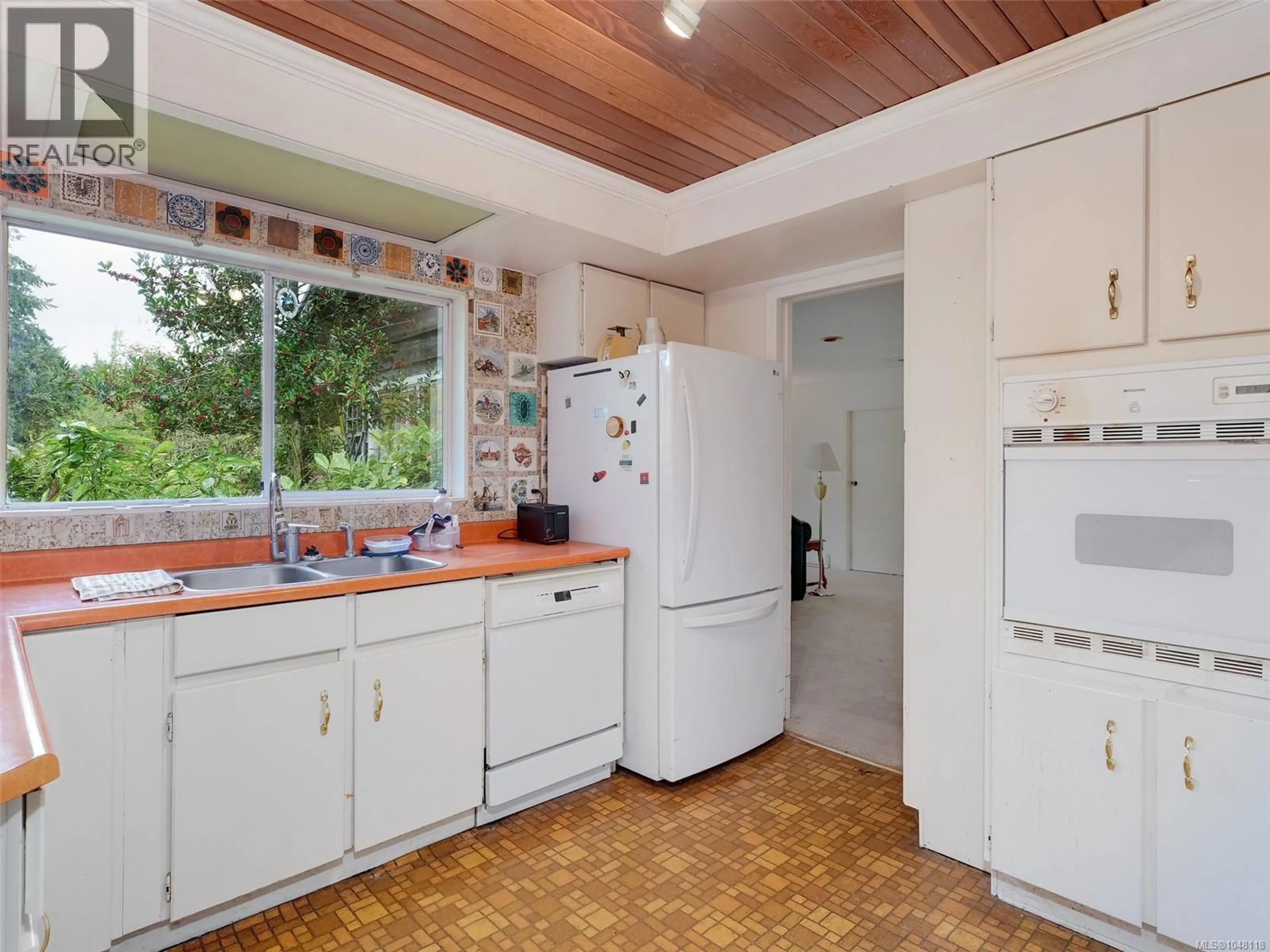 Standard kitchen, unknown for 5333 SPARTON ROAD, Saanich British Columbia V9E2H5