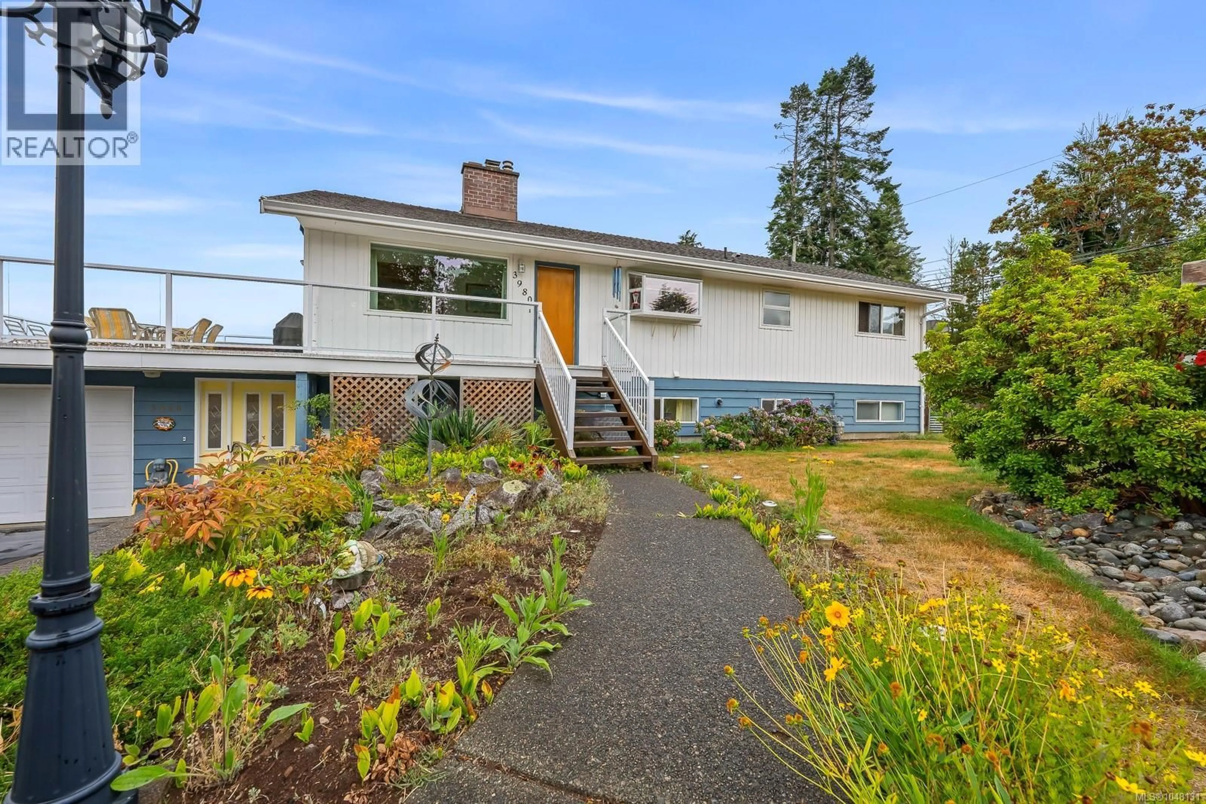 Home with vinyl exterior material, street for 3980 DILLMAN ROAD, Campbell River British Columbia V9H1G9