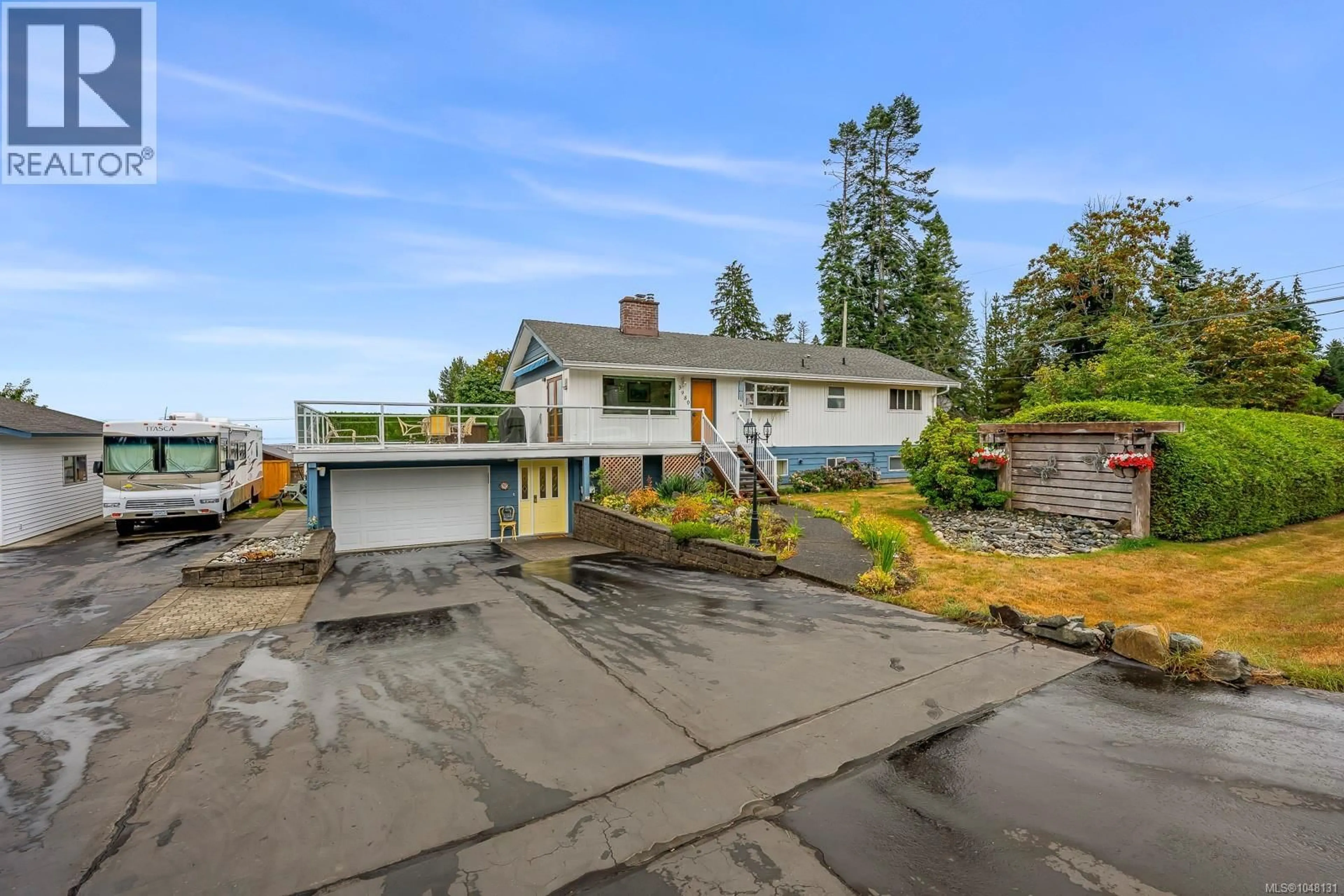 A pic from outside/outdoor area/front of a property/back of a property/a pic from drone, unknown for 3980 DILLMAN ROAD, Campbell River British Columbia V9H1G9