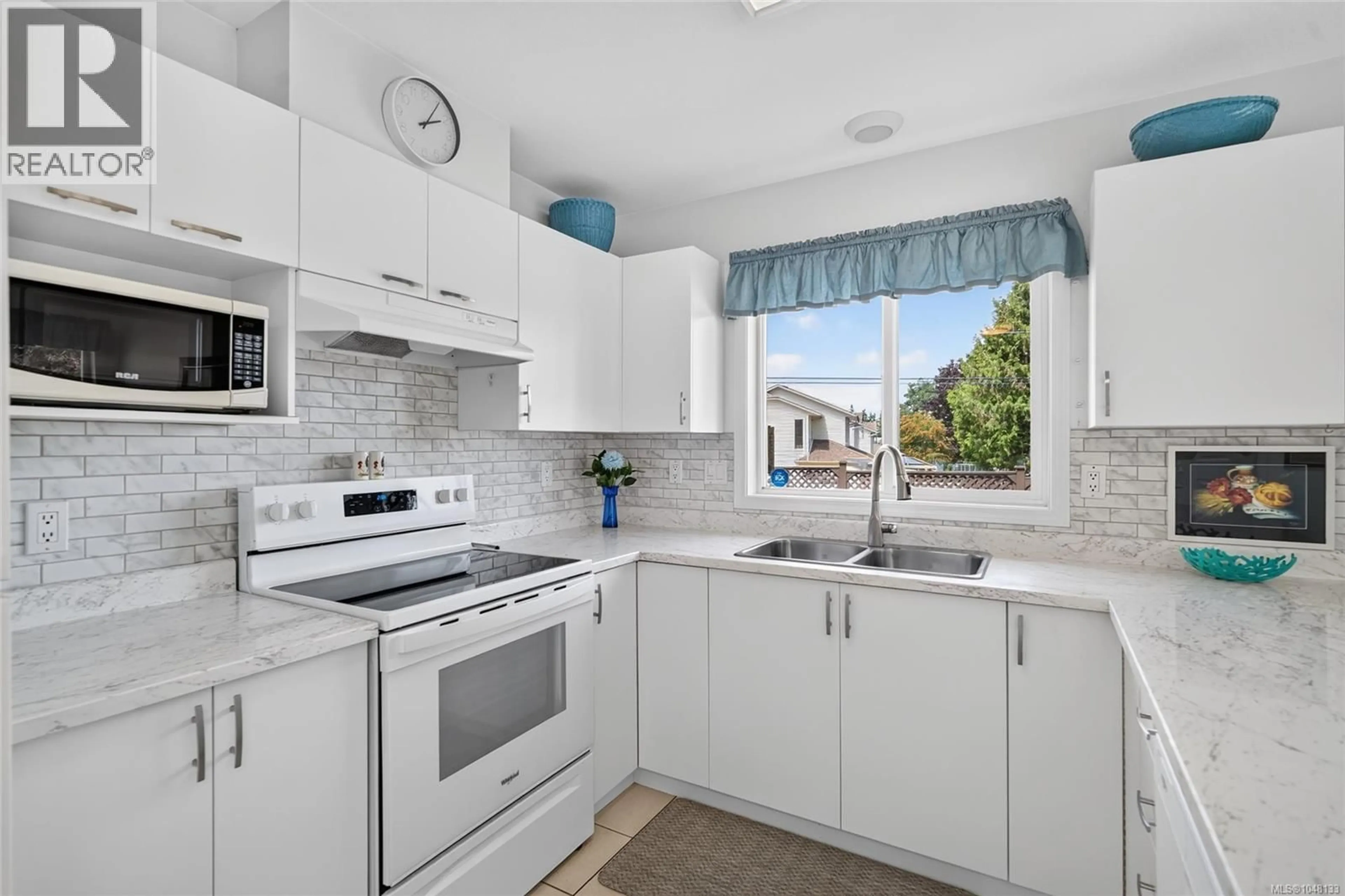 Standard kitchen, ceramic/tile floor for 24 - 454 MORISON AVENUE, Parksville British Columbia V9P2M6