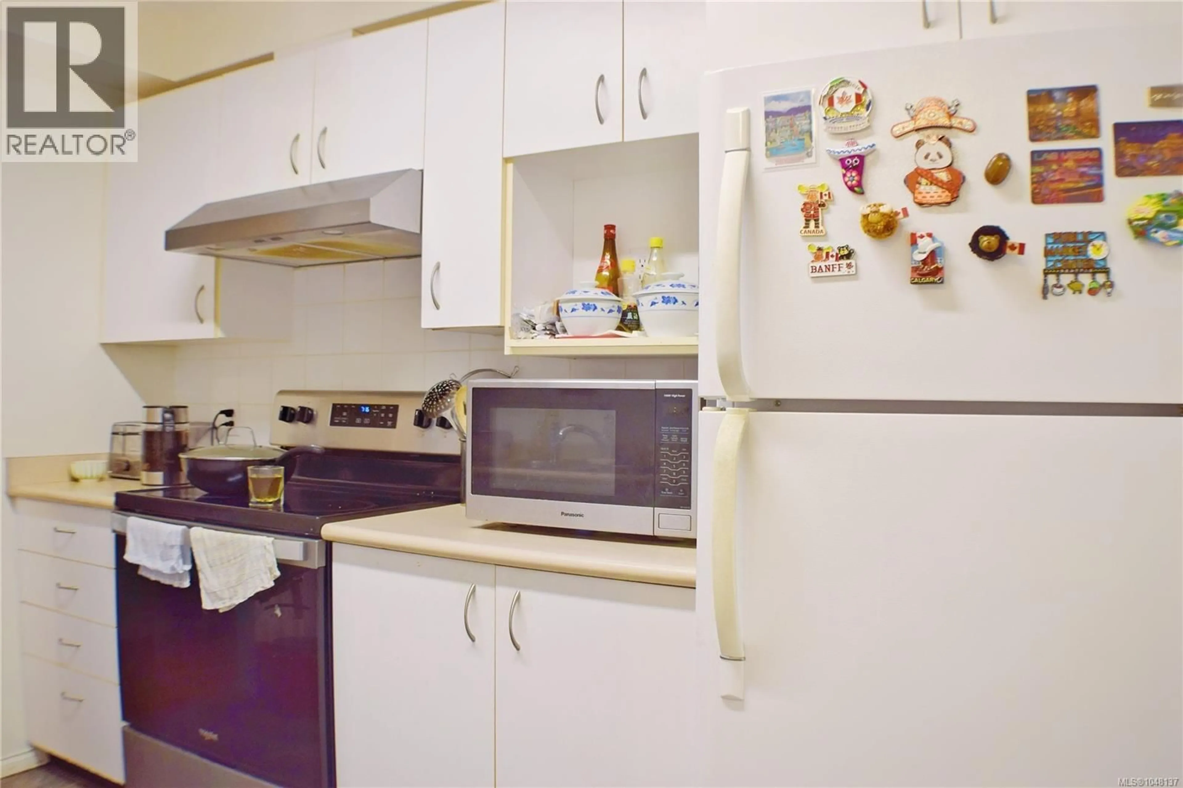 Standard kitchen, unknown for 207 - 1694 CEDAR HILL CROSS ROAD, Saanich British Columbia V8P2P7
