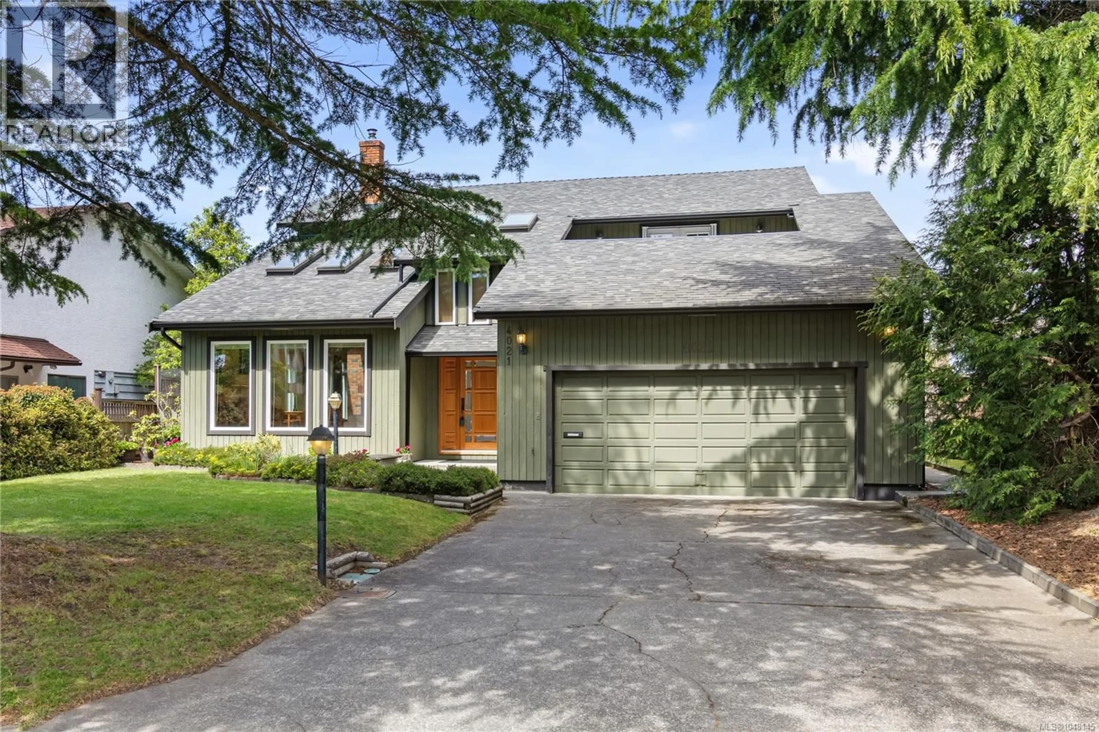 Home with brick exterior material, street for 4021 DAWNVIEW CRESCENT, Saanich British Columbia V8N5P7