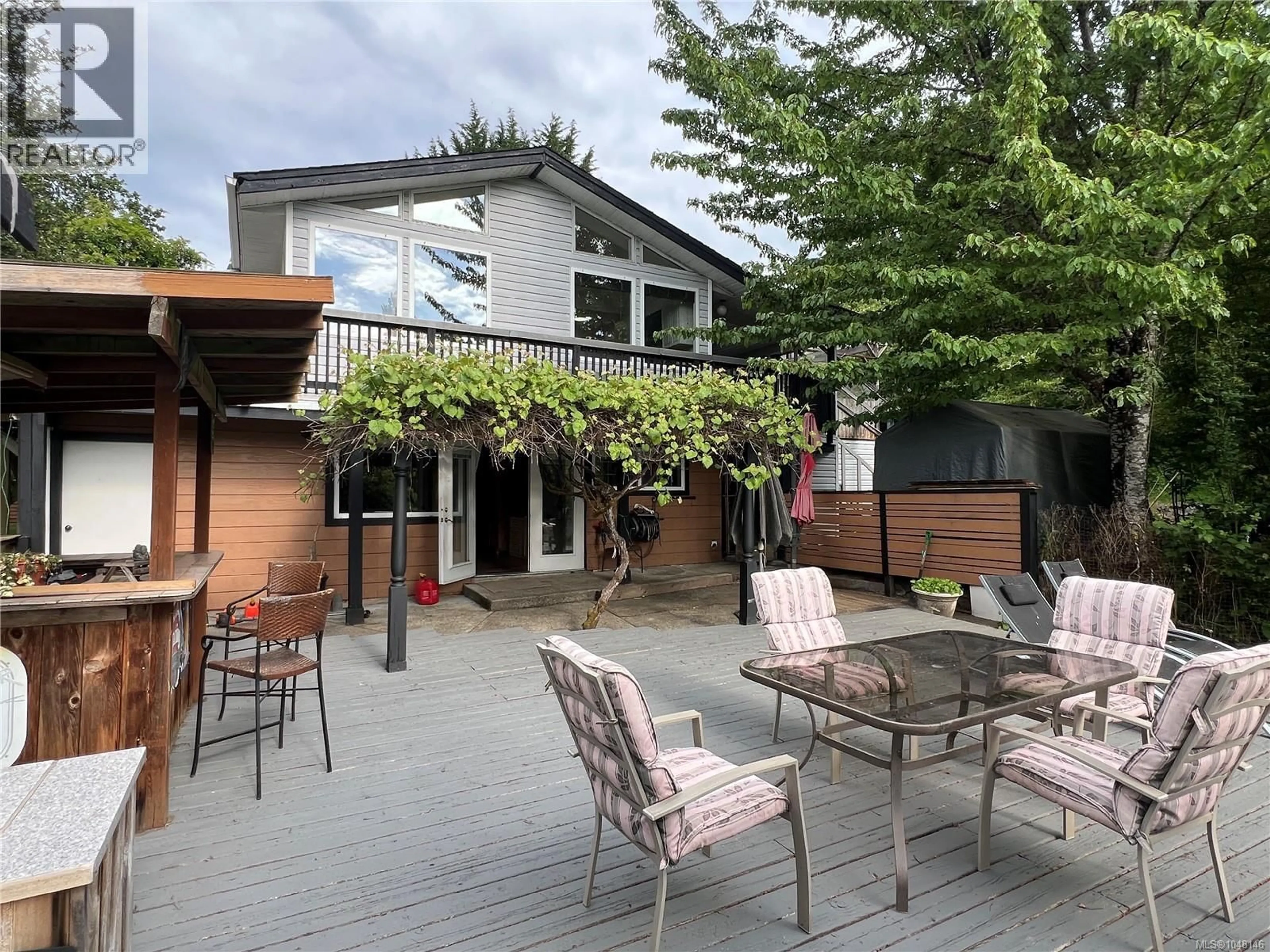 Patio, street for 9146 WEST SAANICH ROAD, North Saanich British Columbia V8L5T4