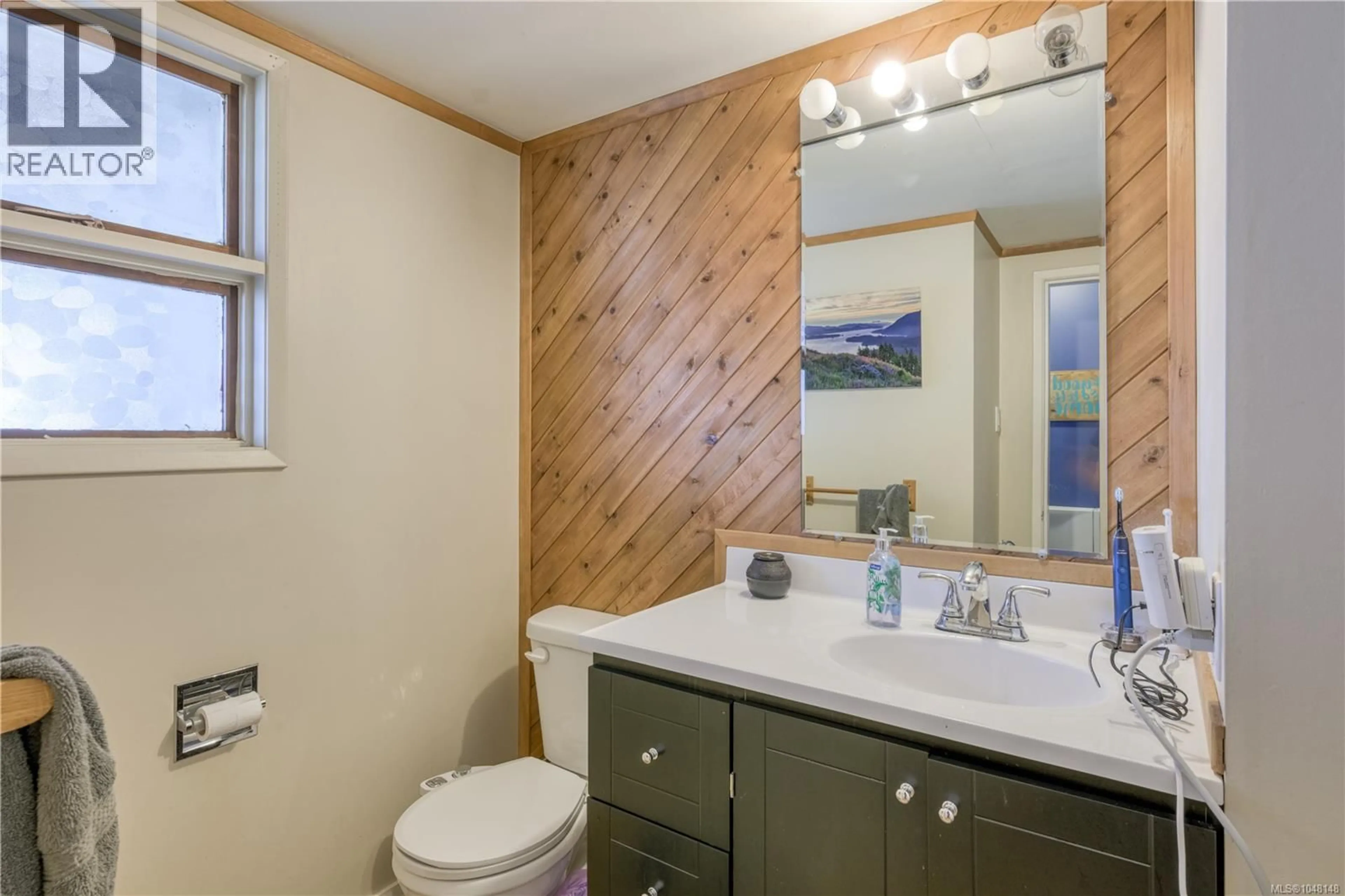 Standard bathroom, ceramic/tile floor for 64 CLARK DRIVE, Port Alice British Columbia V0N2N0