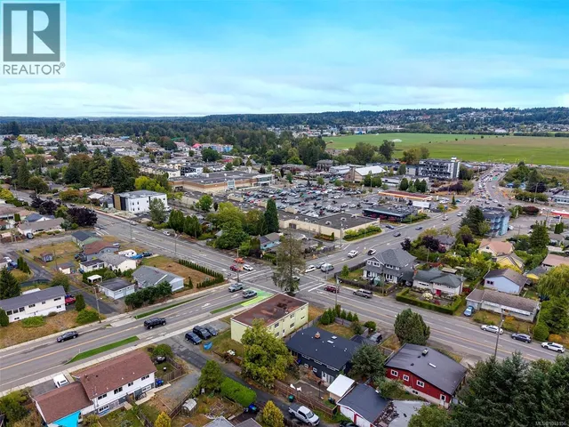 504 17TH STREET, Courtenay 3