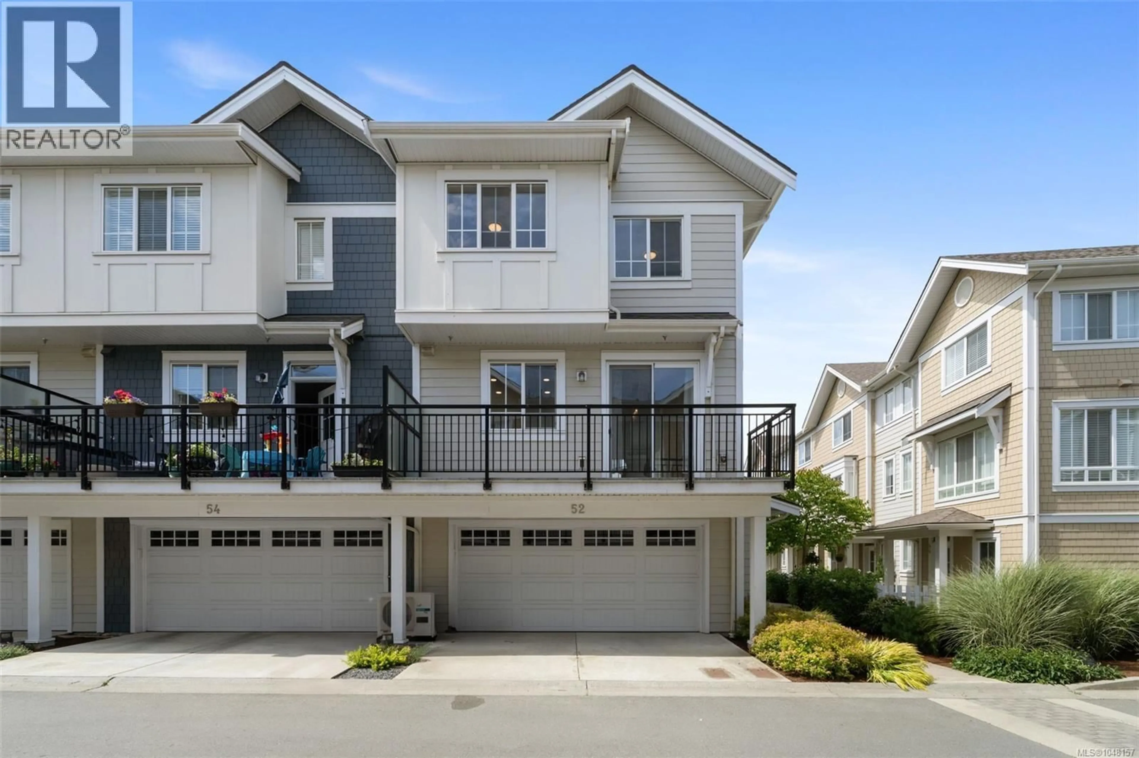 Home with vinyl exterior material, street for 52 - 370 LATORIA BOULEVARD, Colwood British Columbia V9C0M9