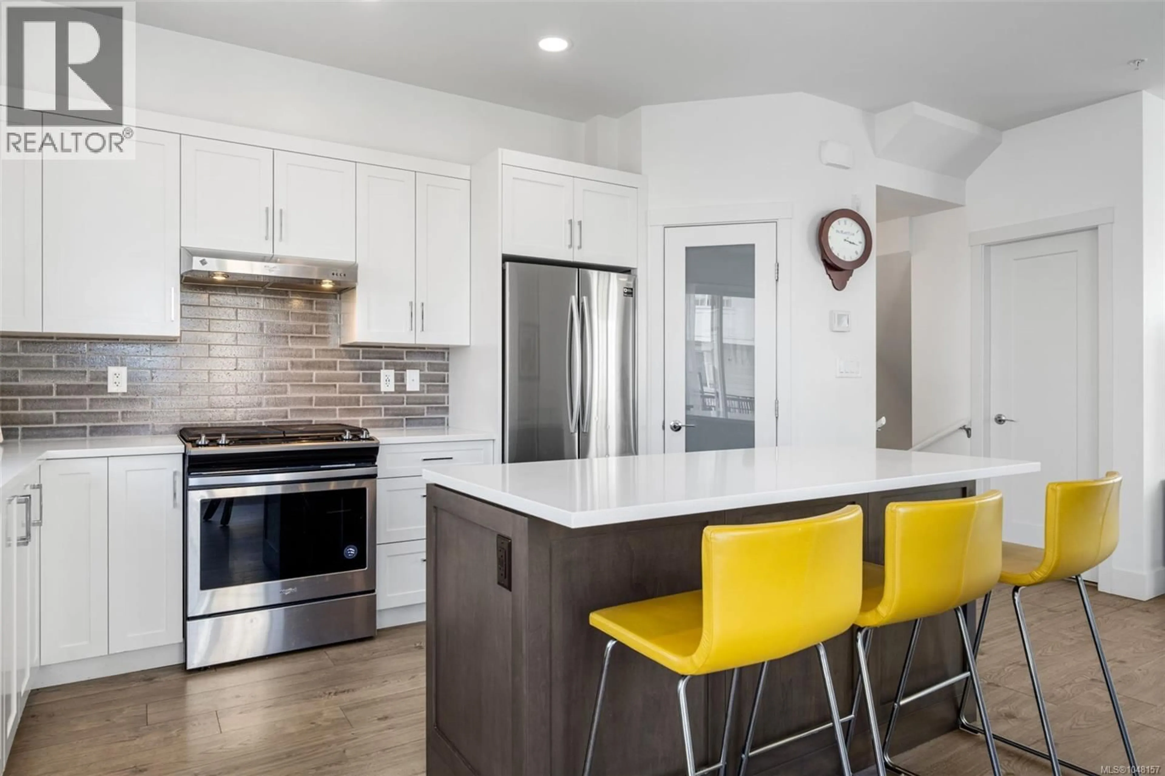 Contemporary kitchen, ceramic/tile floor for 52 - 370 LATORIA BOULEVARD, Colwood British Columbia V9C0M9