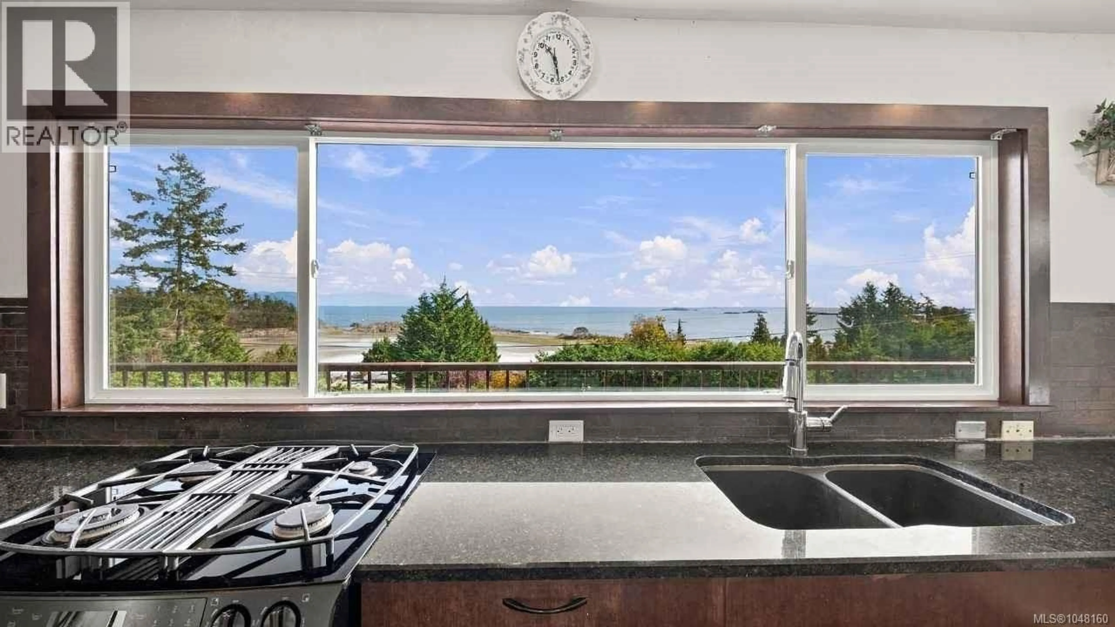 Contemporary kitchen, ceramic/tile floor for 3606 OVERLOOK DRIVE, Nanaimo British Columbia V9T1M6