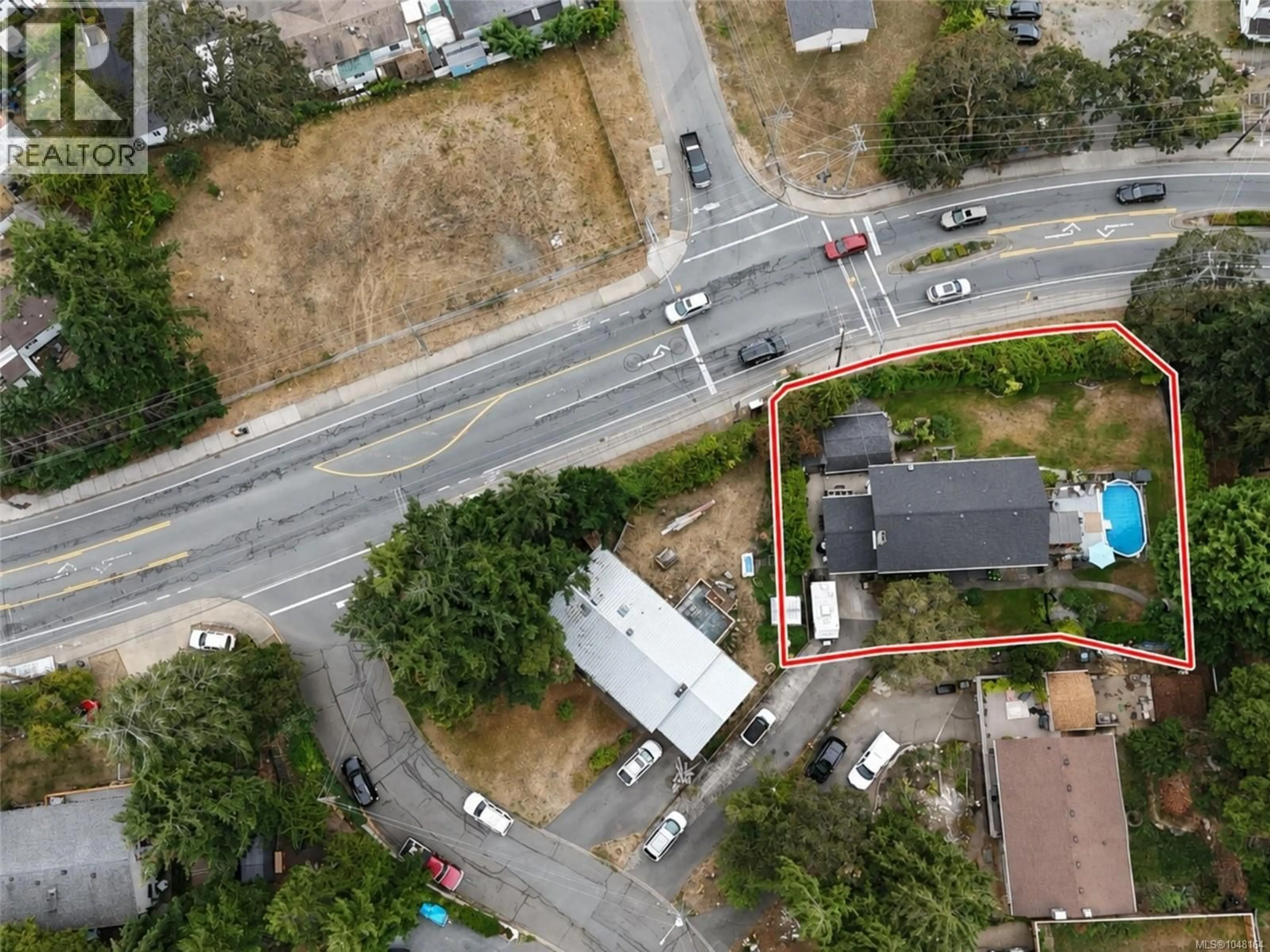 A pic from outside/outdoor area/front of a property/back of a property/a pic from drone, street for 904 RANKIN ROAD, Esquimalt British Columbia V9A6V6