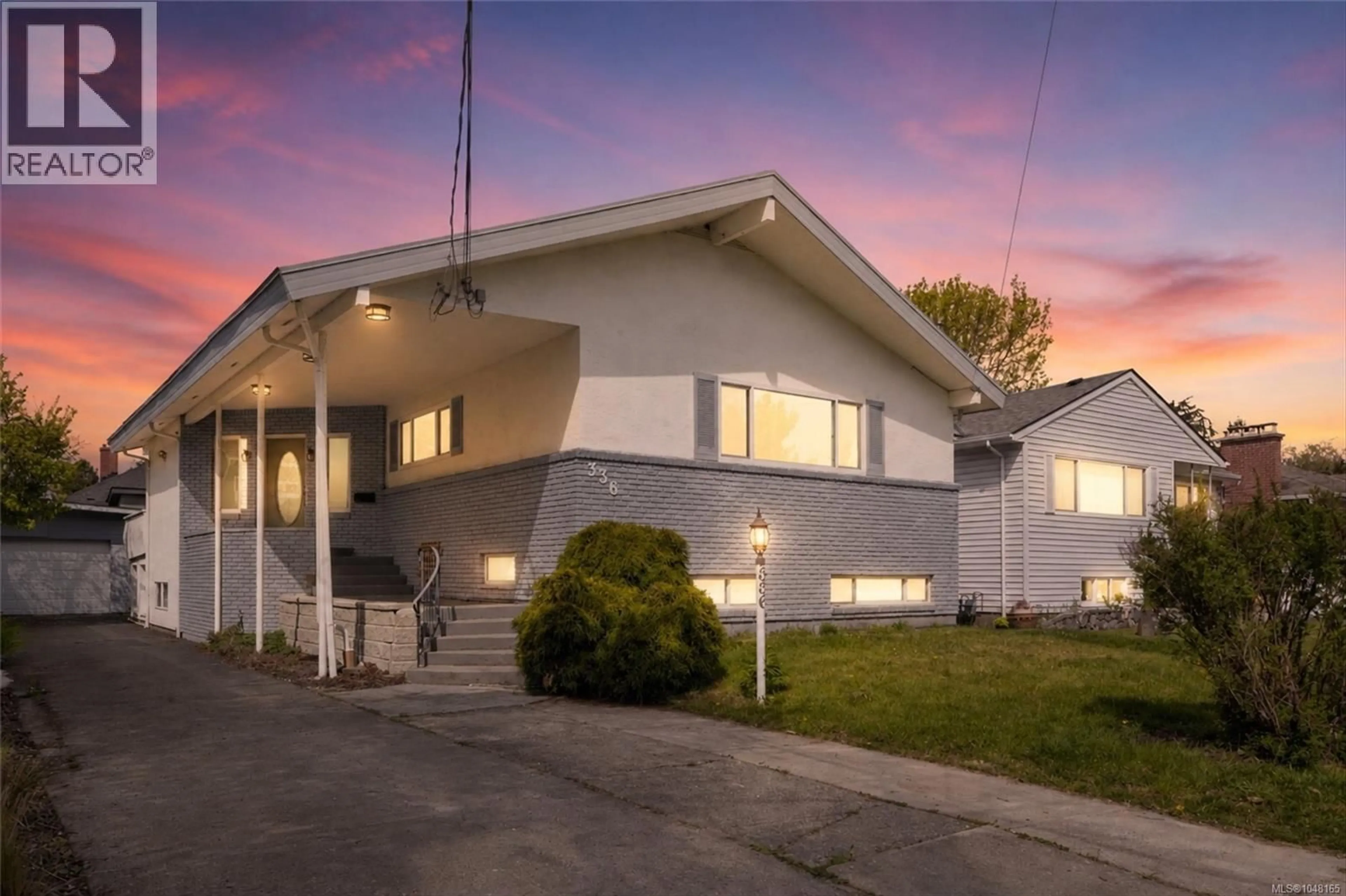 Home with vinyl exterior material, unknown for 336 STANNARD AVENUE, Victoria British Columbia V8S3M4