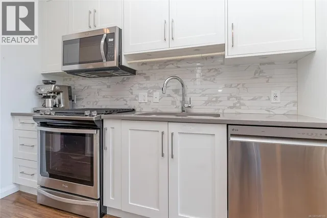 304 - 745 TRAVINO LANE, Saanich 2