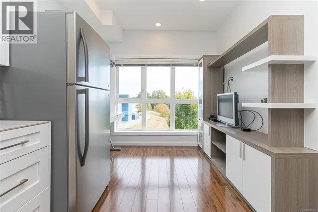 304 - 745 TRAVINO LANE, Saanich 5