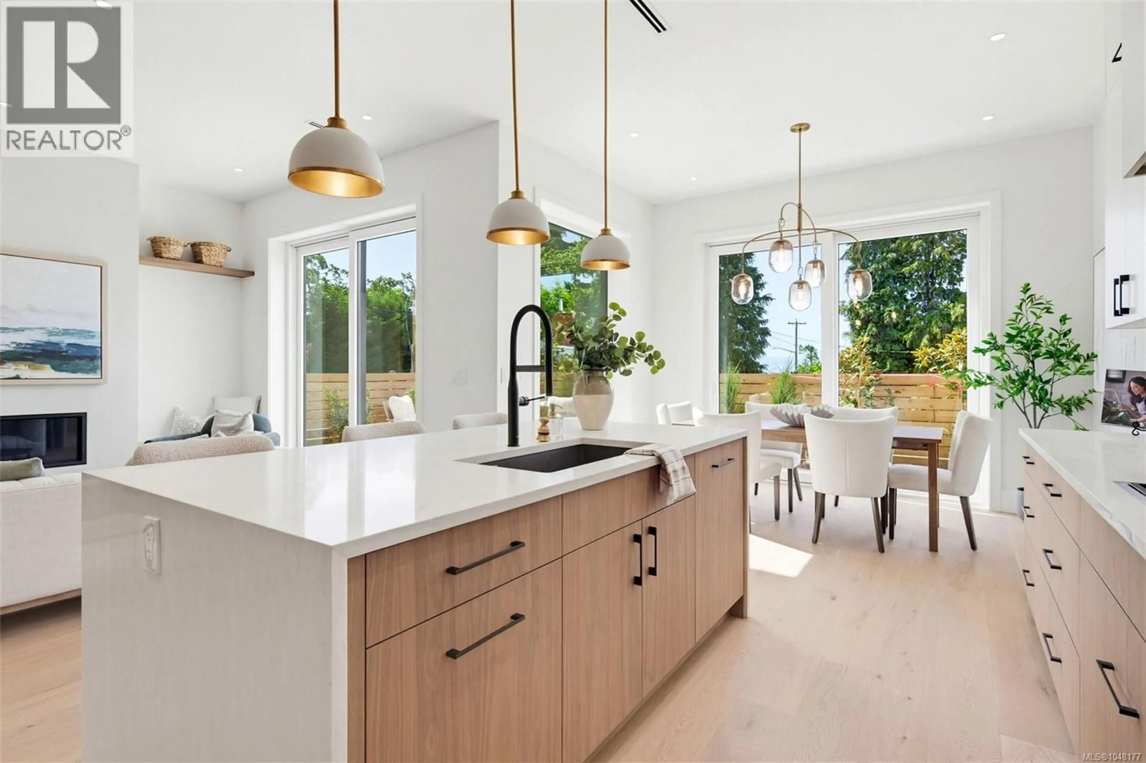 Open concept kitchen, ceramic/tile floor for 2 - 3022 CADBORO BAY ROAD, Oak Bay British Columbia V8R5J9