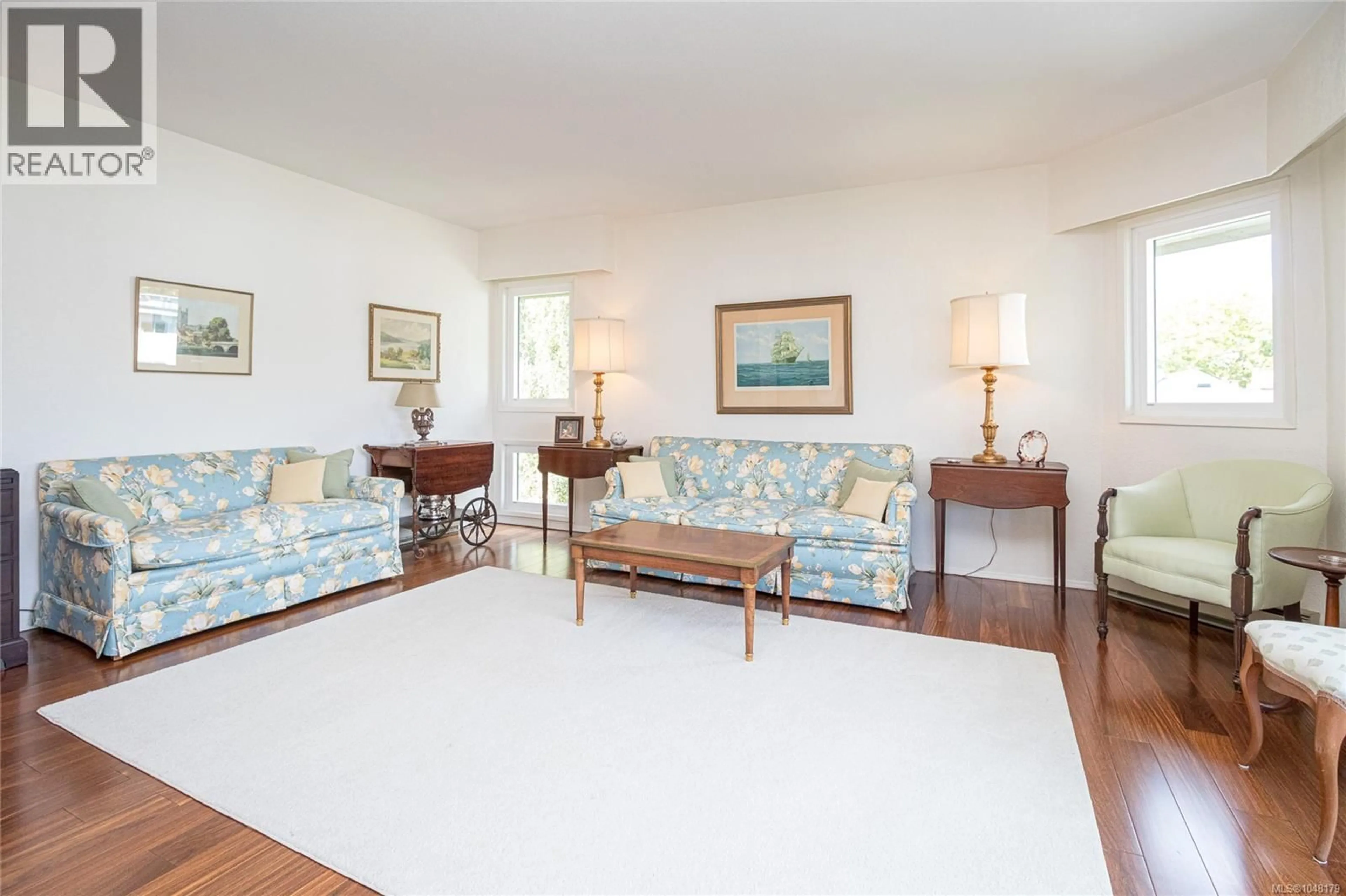 Living room with furniture, unknown for 401 - 1145 HILDA STREET, Victoria British Columbia V8V2Z5