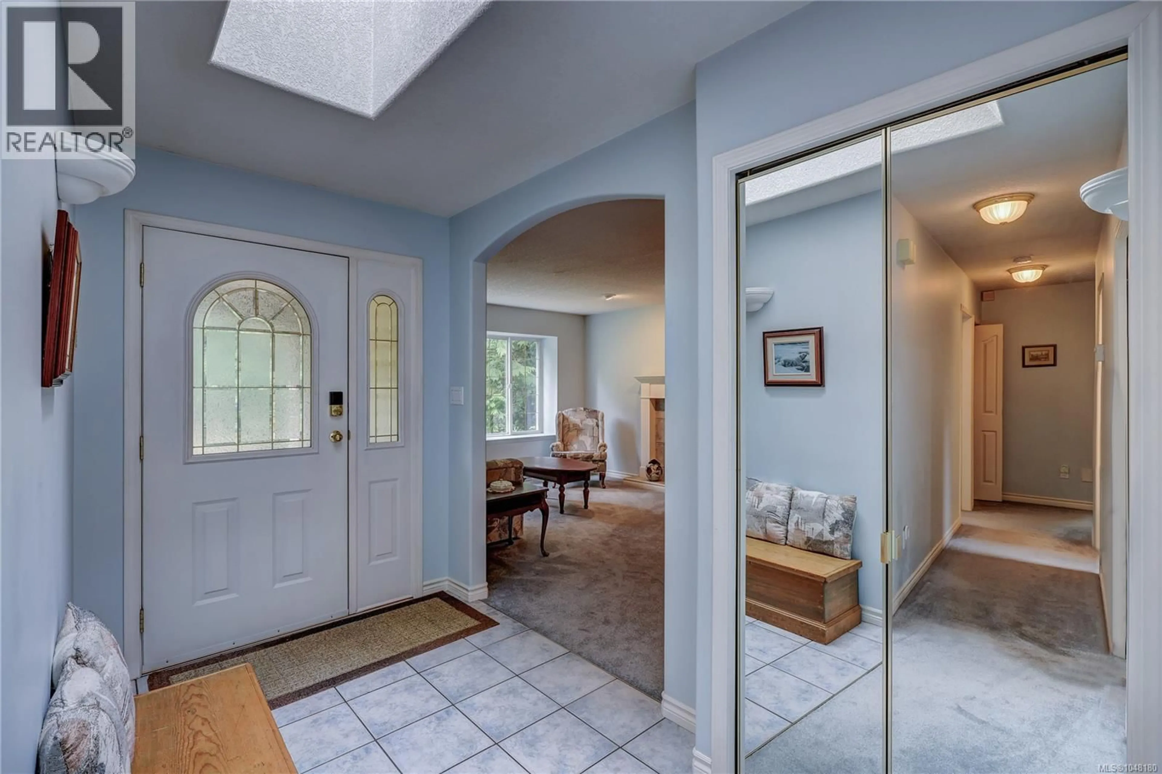 Indoor entryway for 1377 MEADOWOOD WAY, Qualicum Beach British Columbia V9K2S4