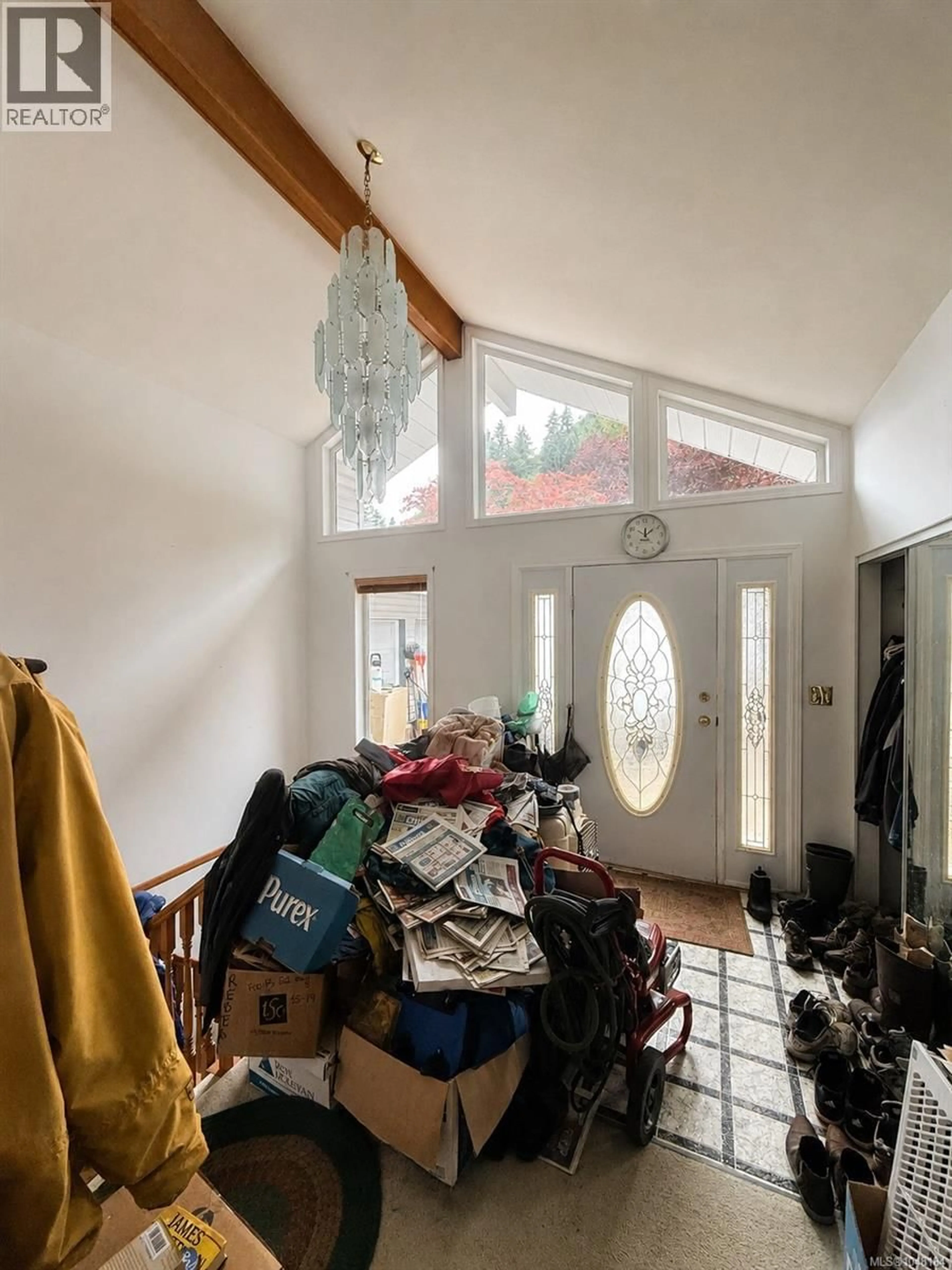 Indoor entryway for 9718 MIRACLE WAY, Youbou British Columbia V0R3E1