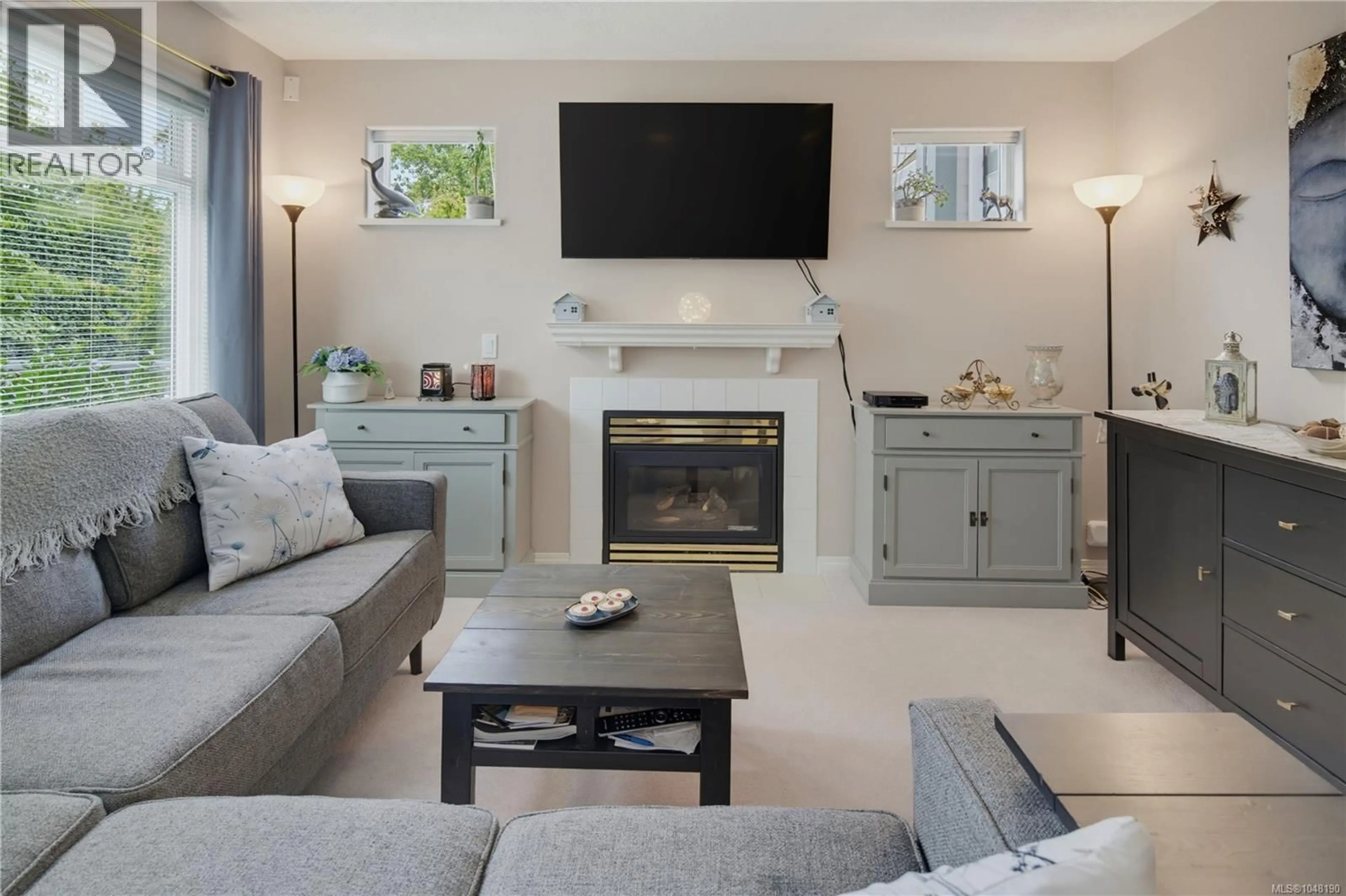 Living room with furniture, unknown for 102 - 1196 SLUGGETT ROAD, Central Saanich British Columbia V8M2J3