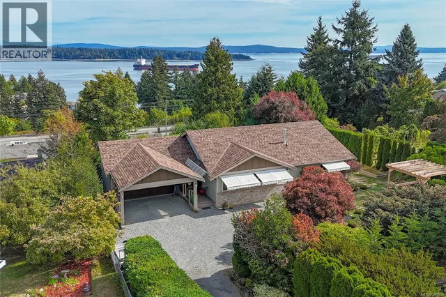 421A WALKER AVENUE, Ladysmith 3