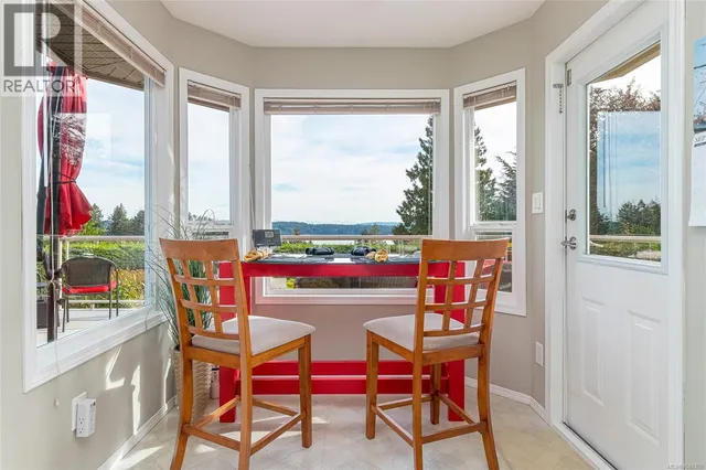 421A WALKER AVENUE, Ladysmith 5