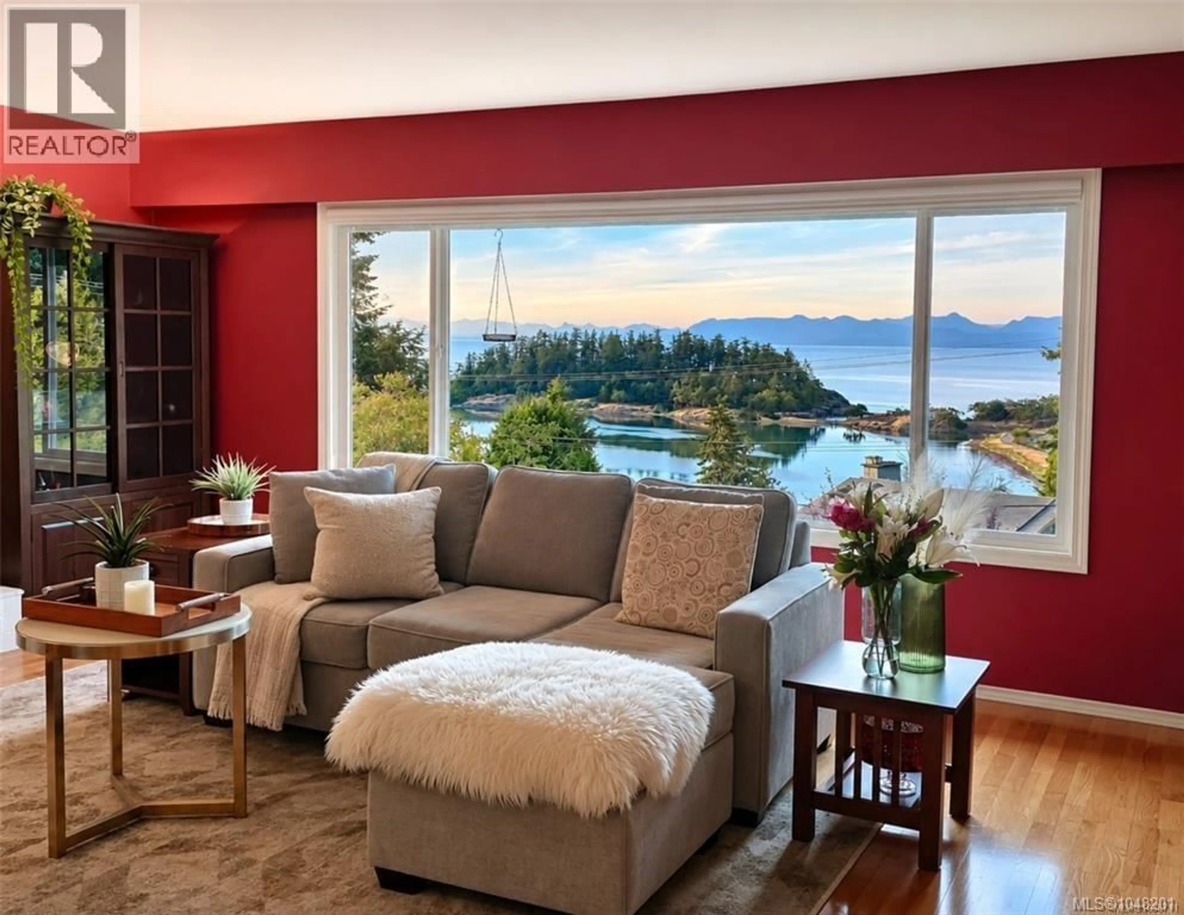 Living room with furniture, unknown for 3583 HAMMOND BAY ROAD, Nanaimo British Columbia V9T1E8