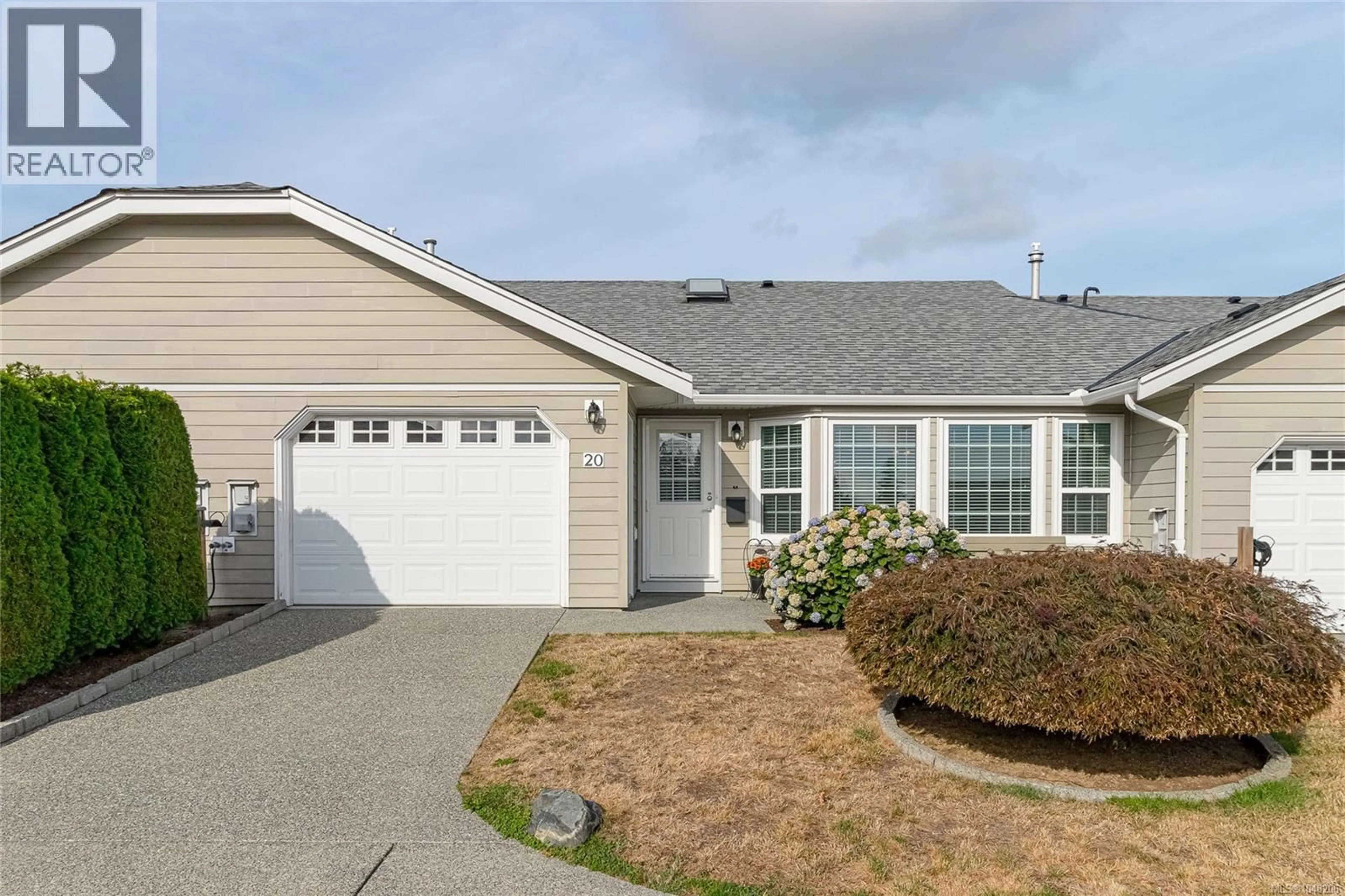 Home with vinyl exterior material, street for 20 - 815 DUNSMUIR CRESCENT, Ladysmith British Columbia V9G1R8