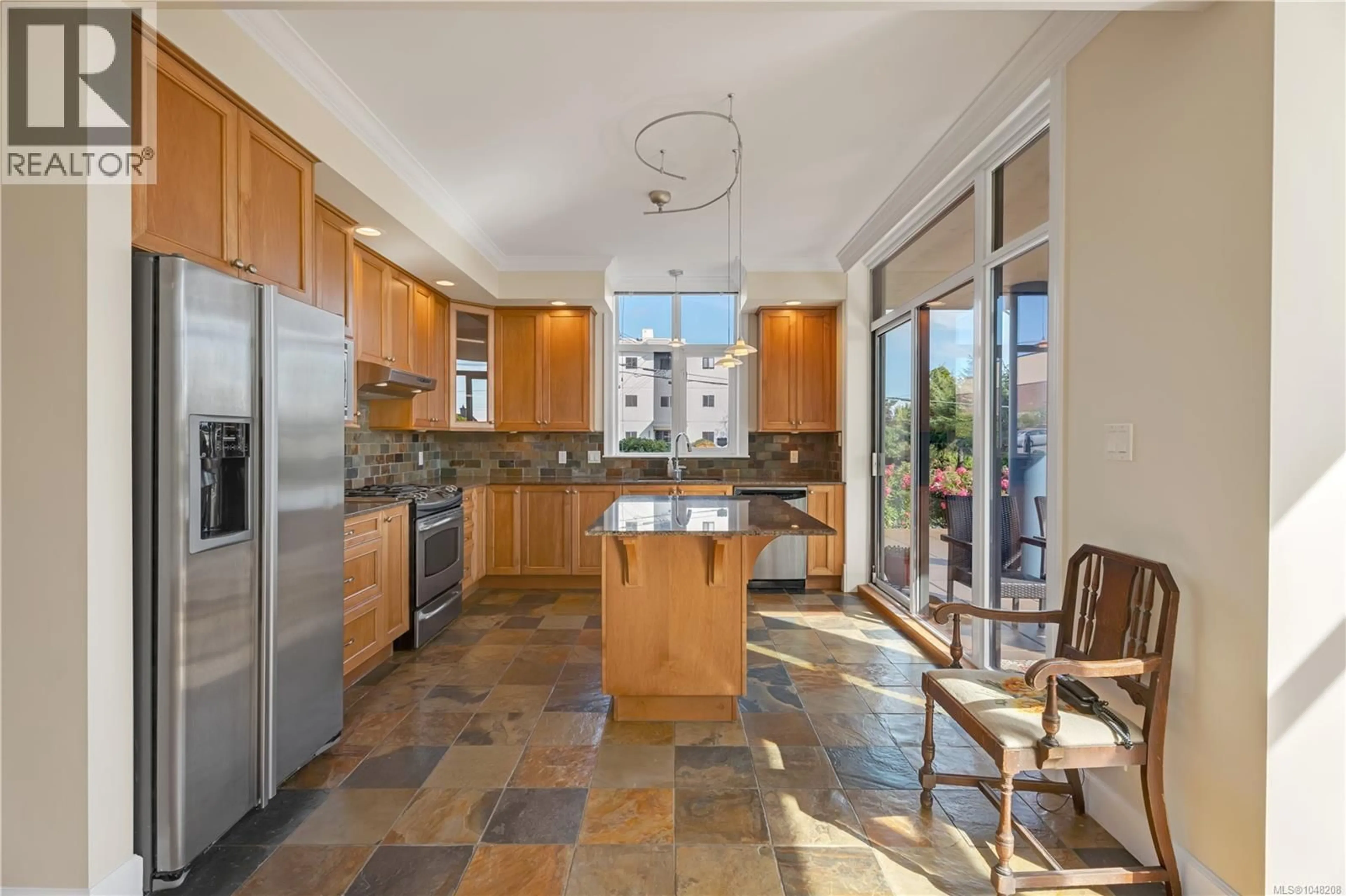 Open concept kitchen, ceramic/tile floor for 101 - 225 ROSEHILL STREET, Nanaimo British Columbia V9S1E1