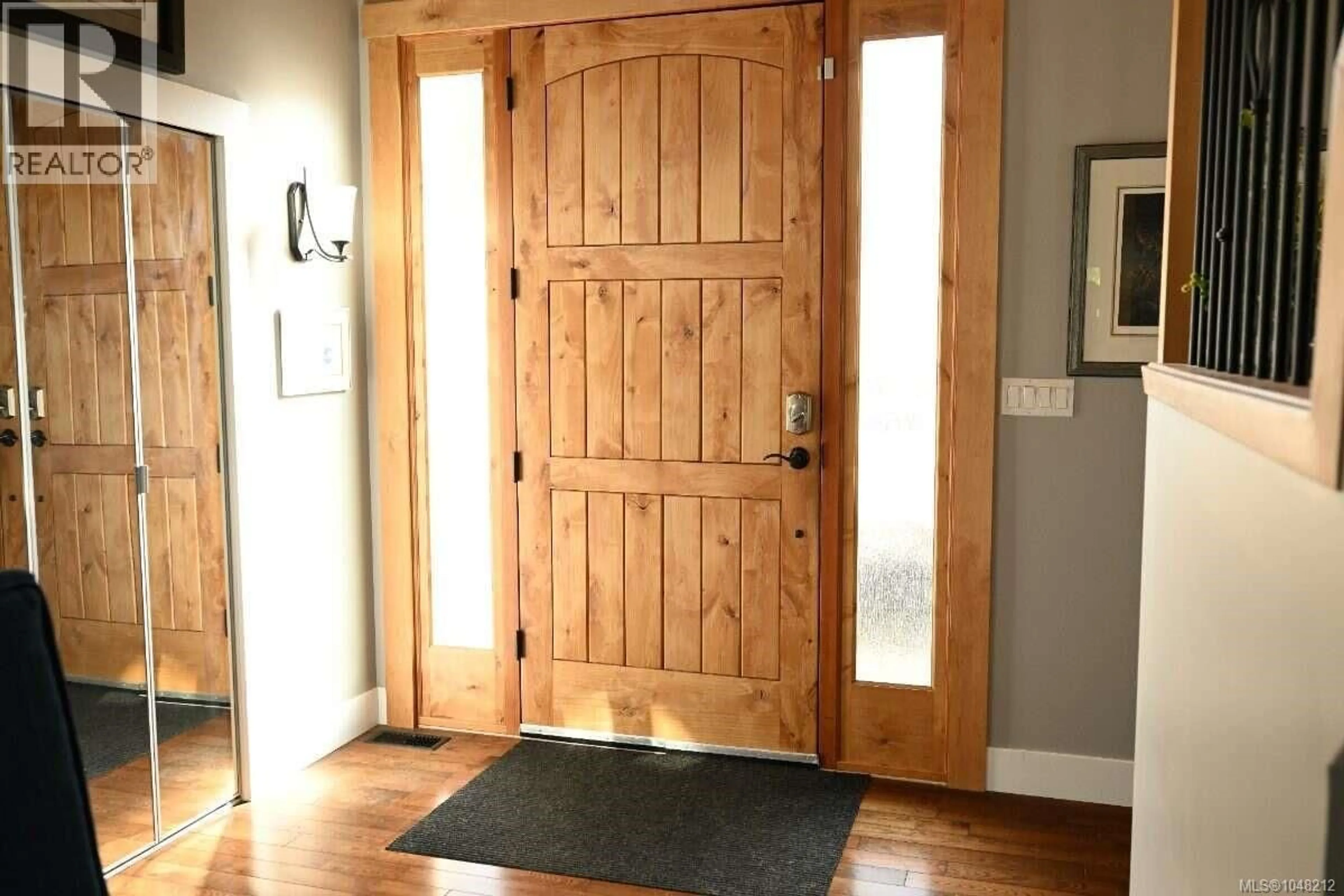 Indoor entryway for 2625 STREAMSIDE PLACE, Mill Bay British Columbia V0R2P2