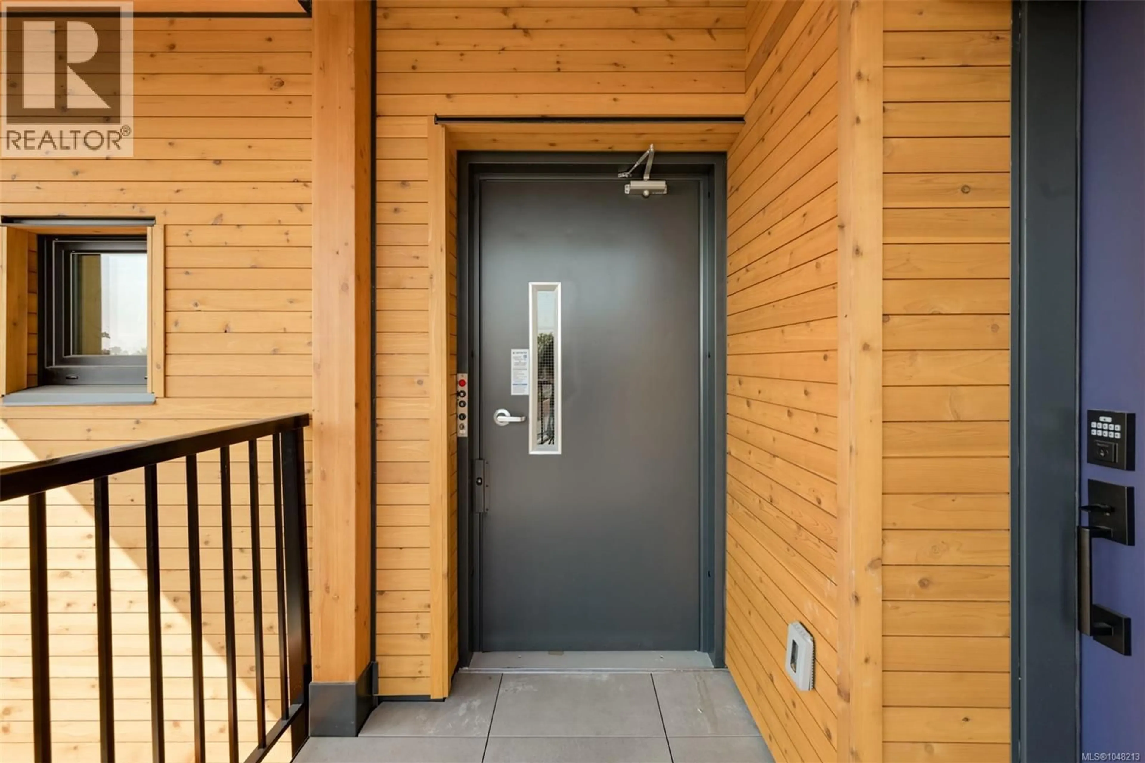 Indoor entryway for 4 - 958 WOLLASTON STREET, Esquimalt British Columbia V9A5B2