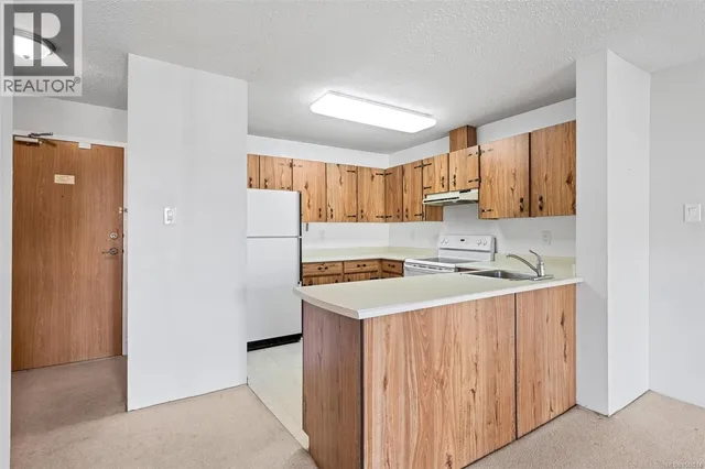 206 - 1745 LEIGHTON ROAD, Victoria 4