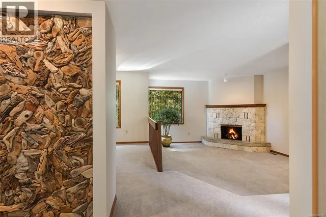 4404 MEADOWOOD PLACE, Saanich 3