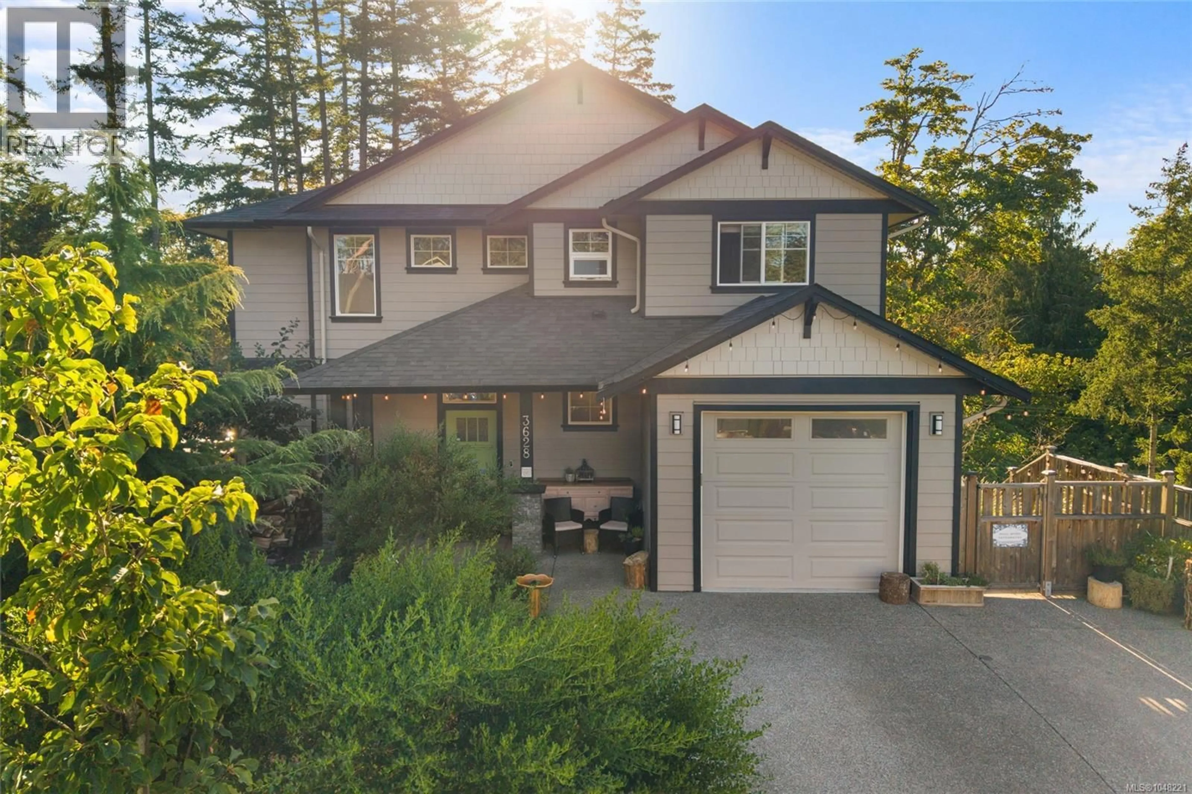 A pic from outside/outdoor area/front of a property/back of a property/a pic from drone, street for 3628 URBAN RISE, Langford British Columbia V9C0N8