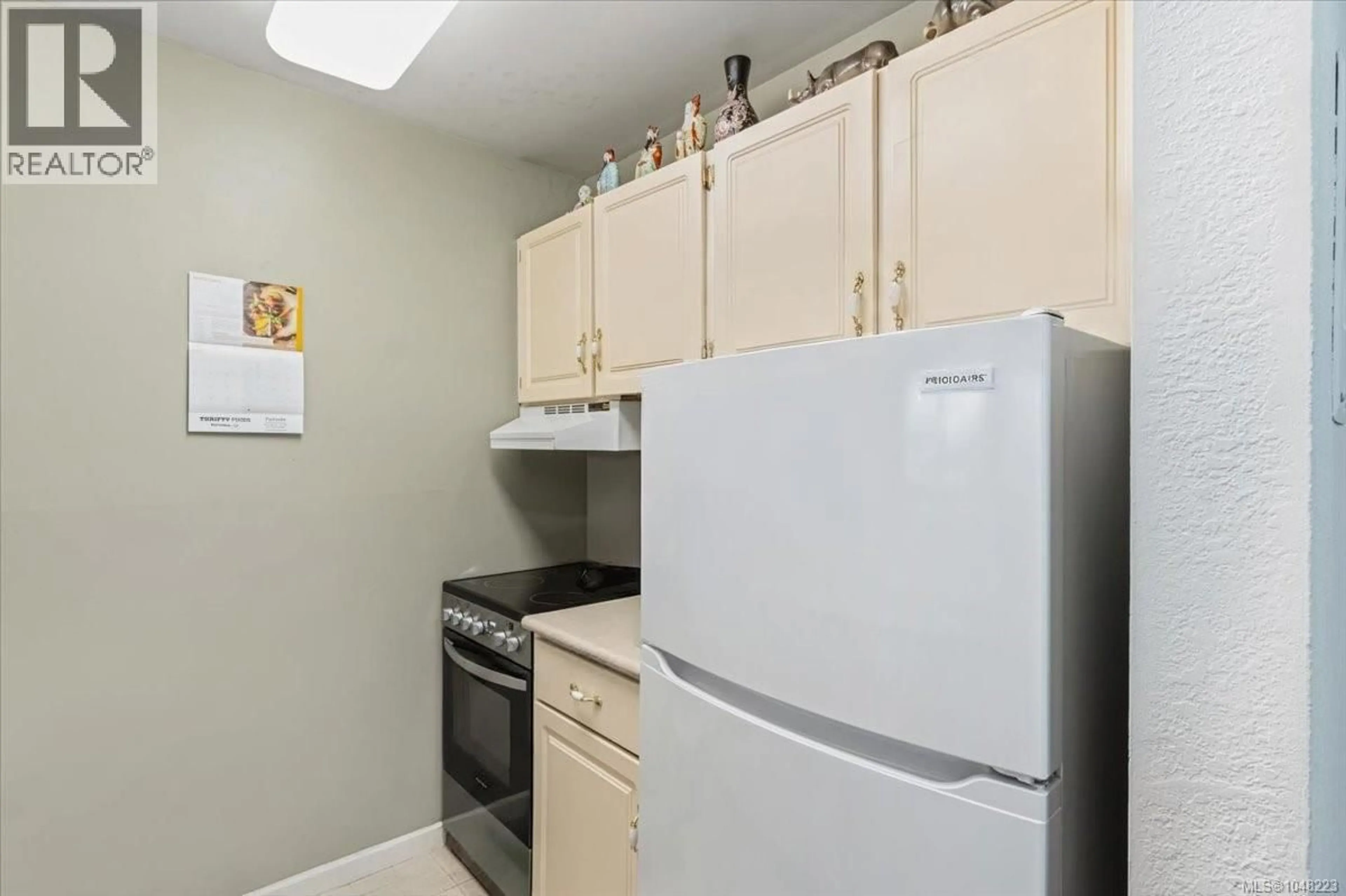 Standard kitchen, unknown for 101 - 345 MORISON AVENUE, Parksville British Columbia V9P1P6