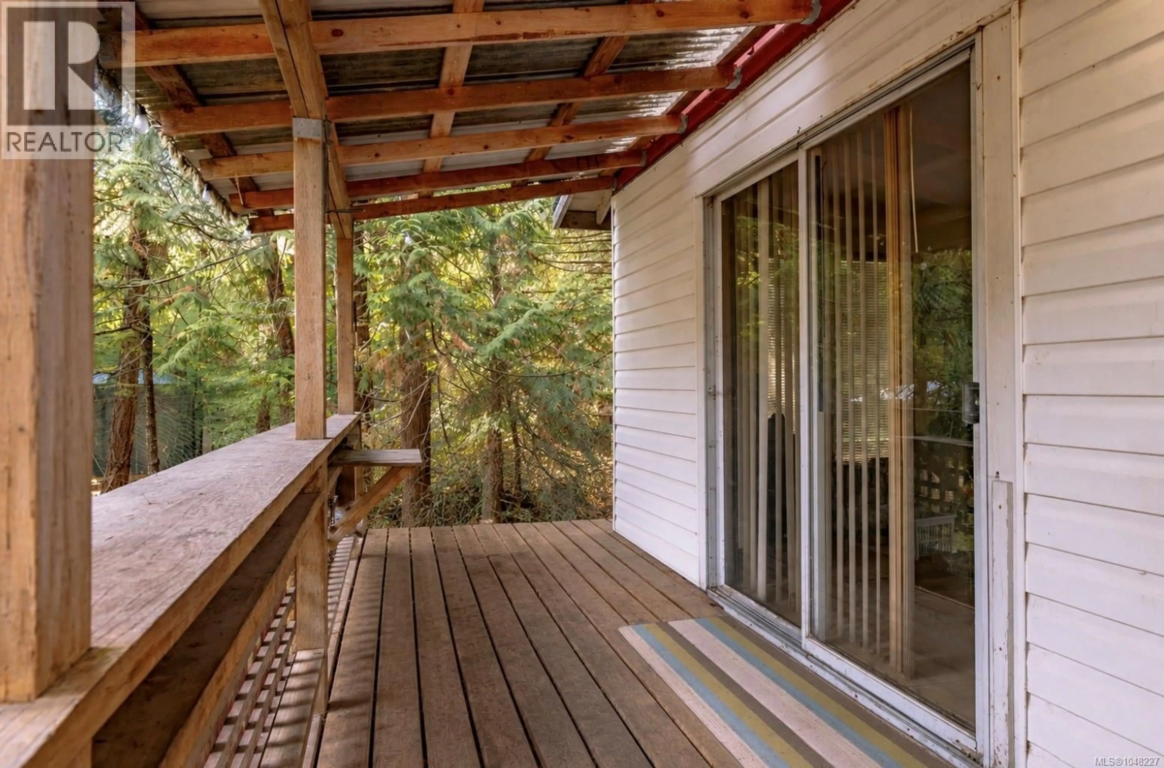 Patio, forest/trees view for 925 CARMEN CRESCENT, Gabriola Island British Columbia V0R1X2