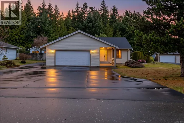 3043 RAYMUR PLACE, Qualicum Beach 2